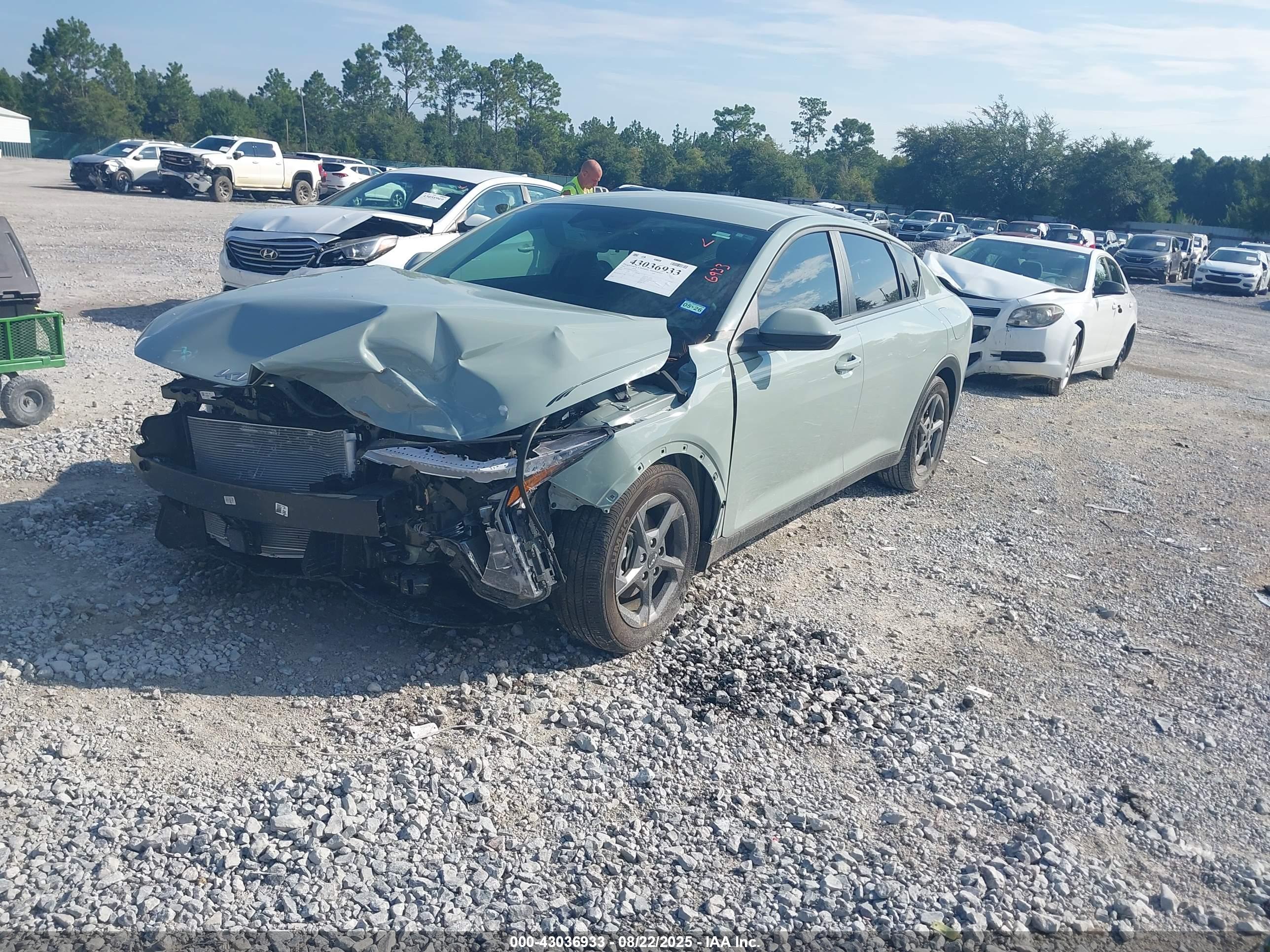 KIA K4 image 2