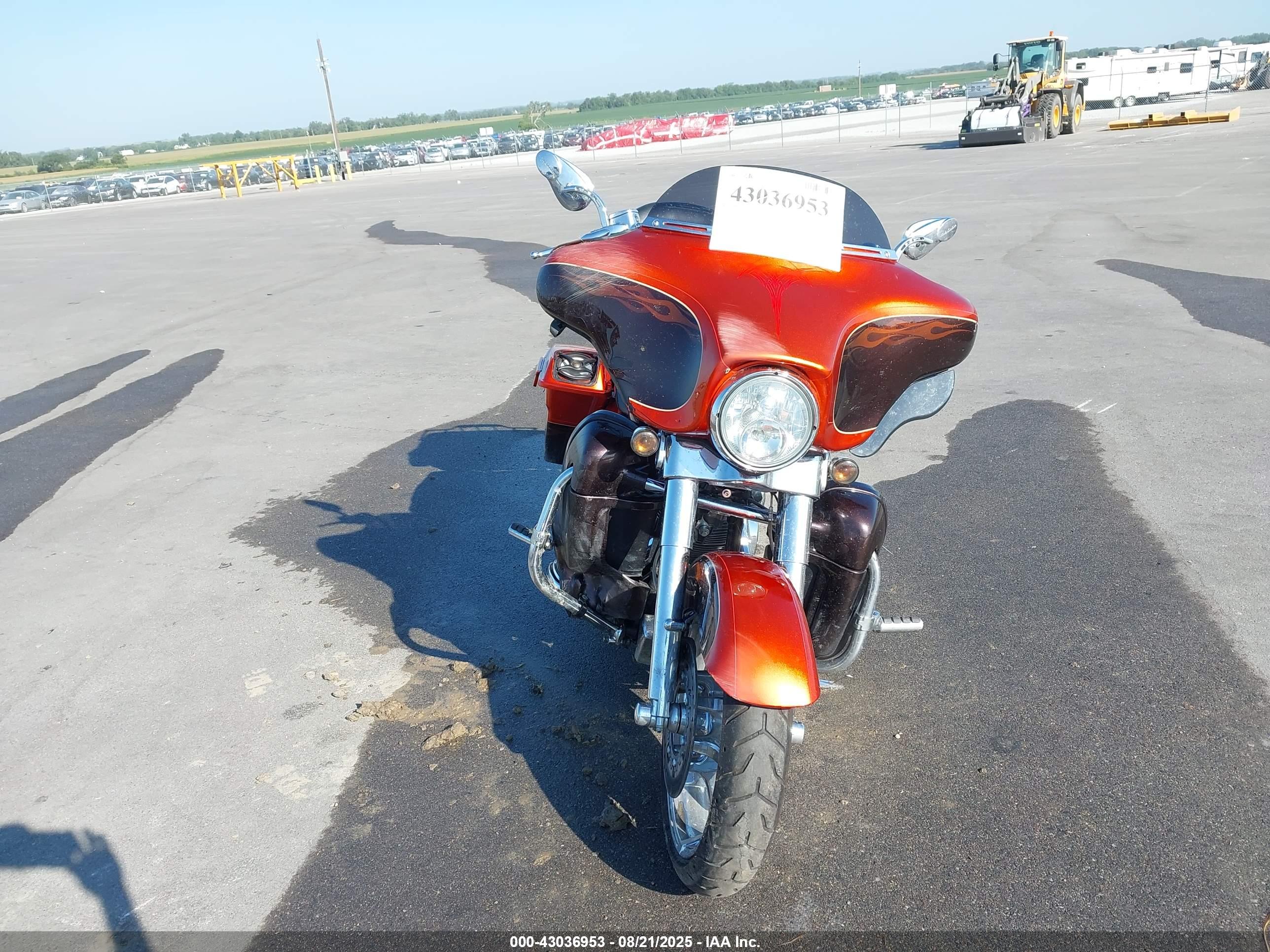 HARLEY-DAVIDSON FLHXSE3 image 5