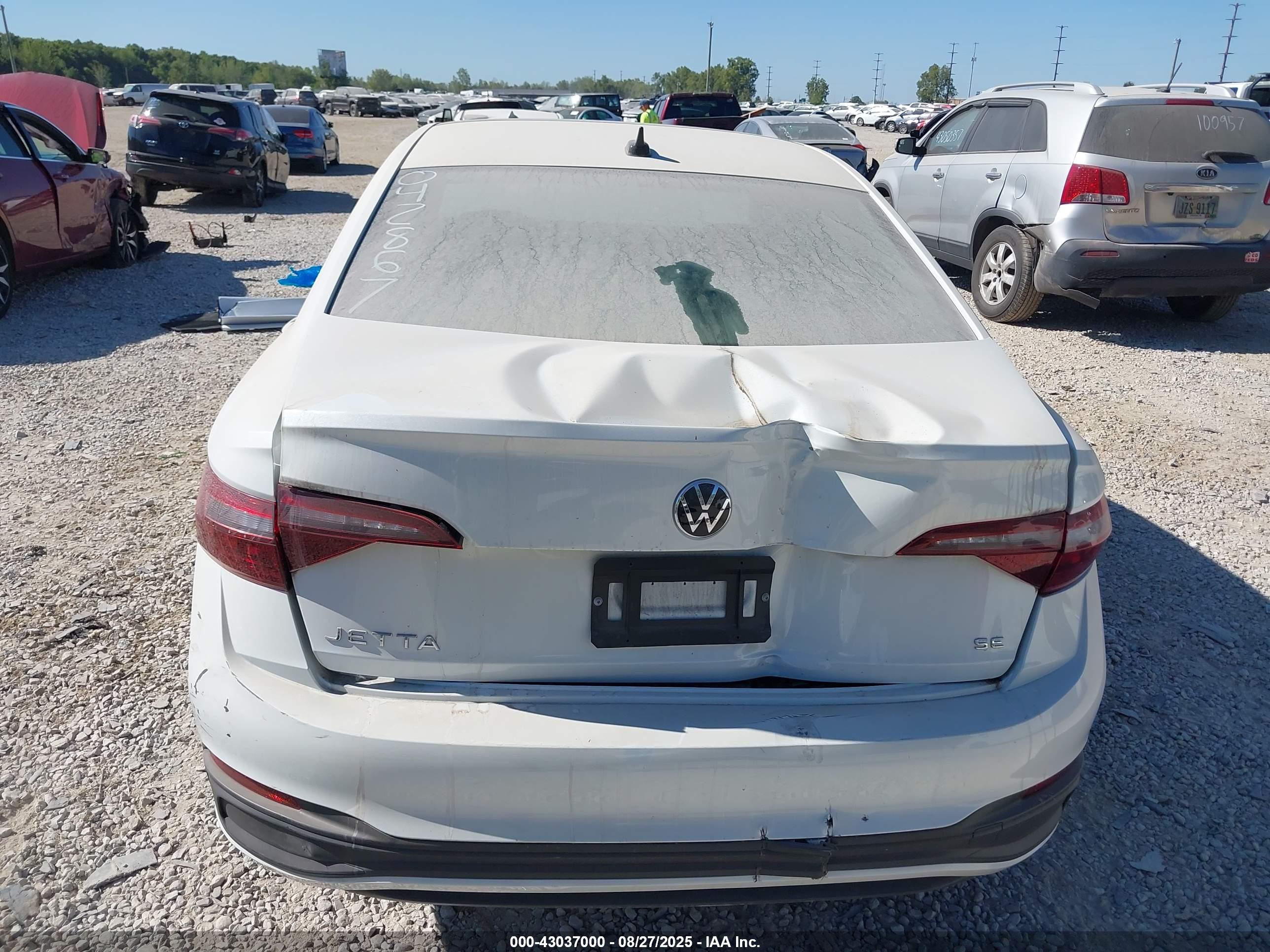 VOLKSWAGEN JETTA image 6