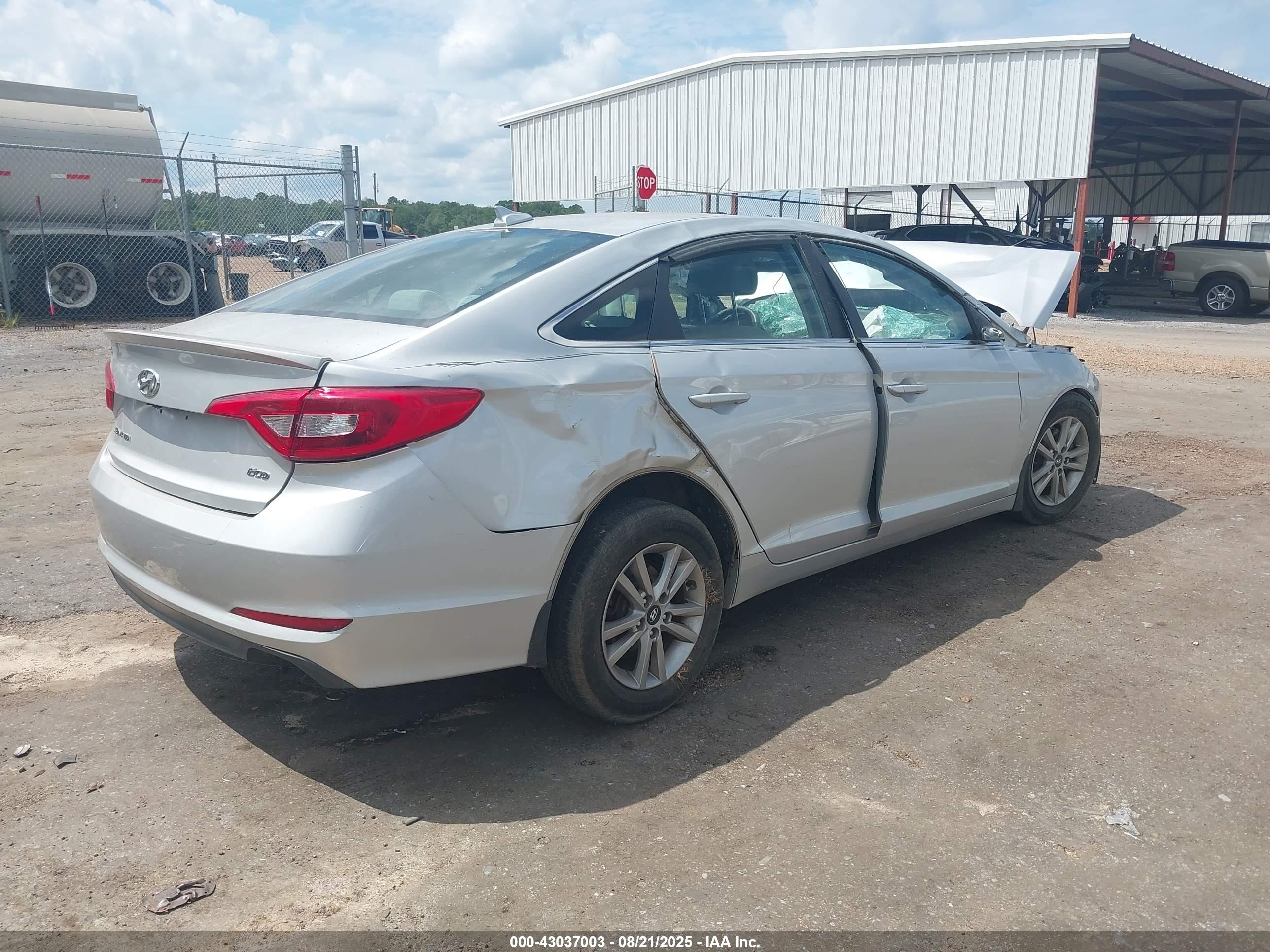 HYUNDAI SONATA image 4