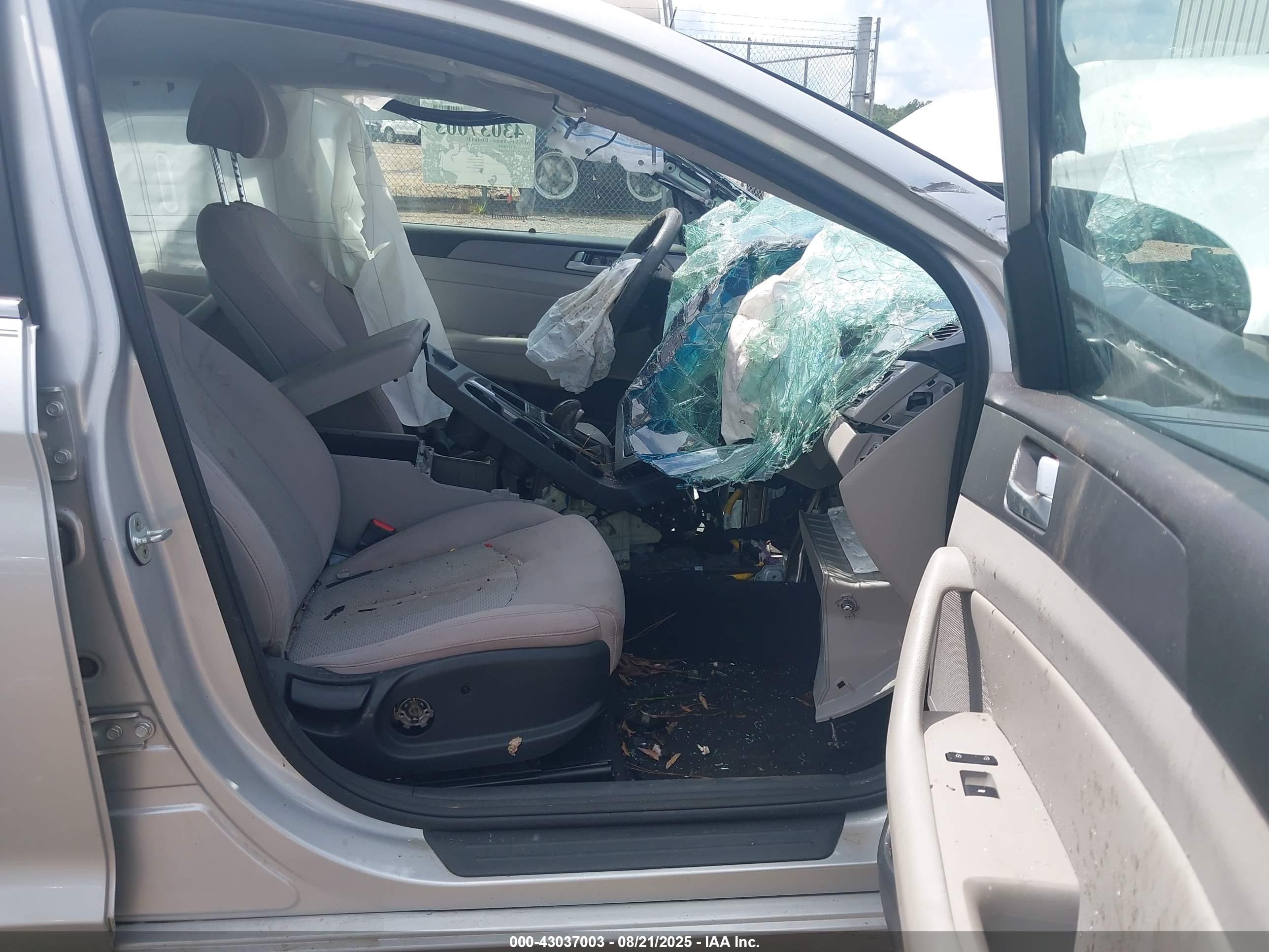 HYUNDAI SONATA image 5