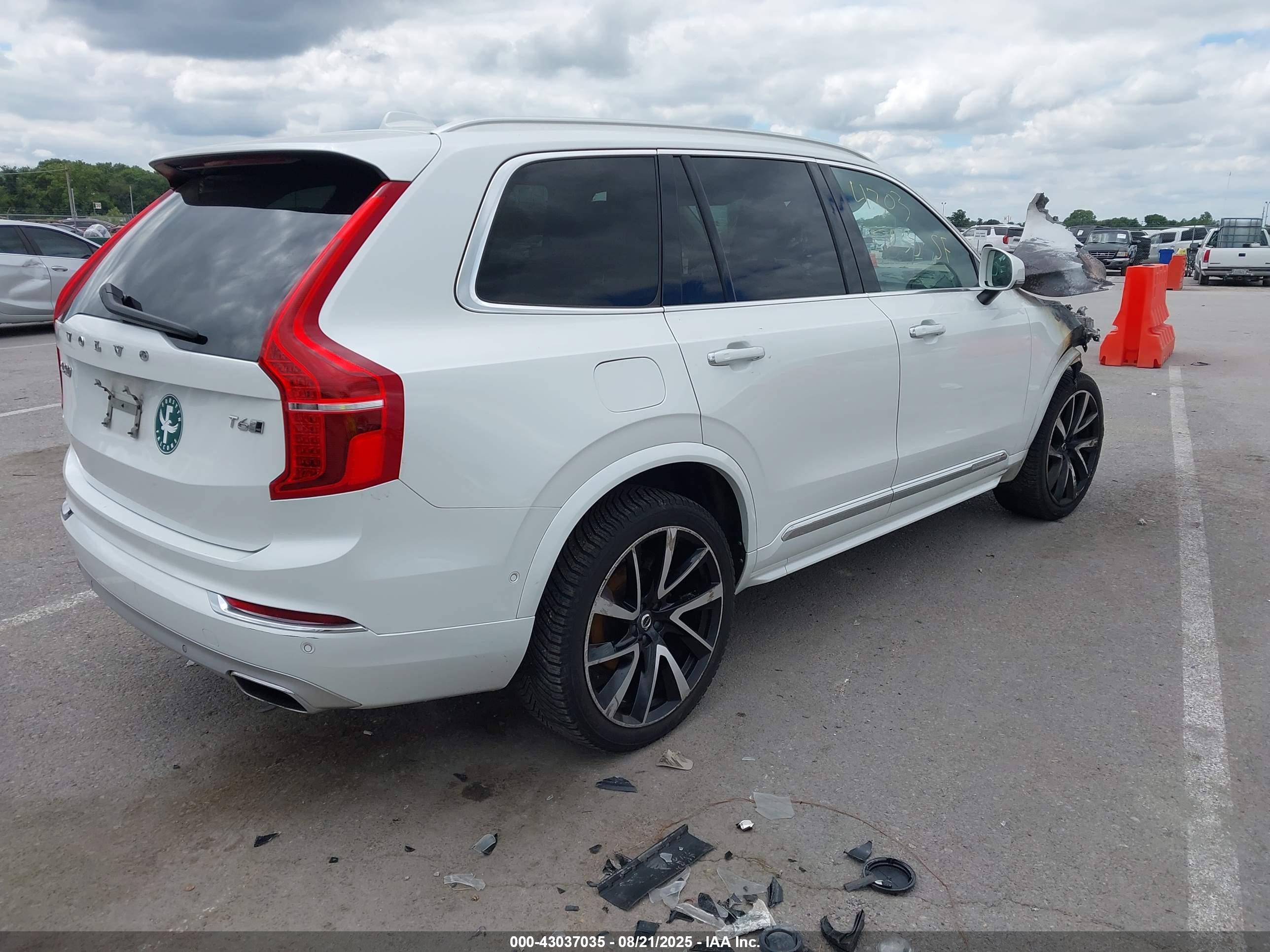 VOLVO XC90 image 4