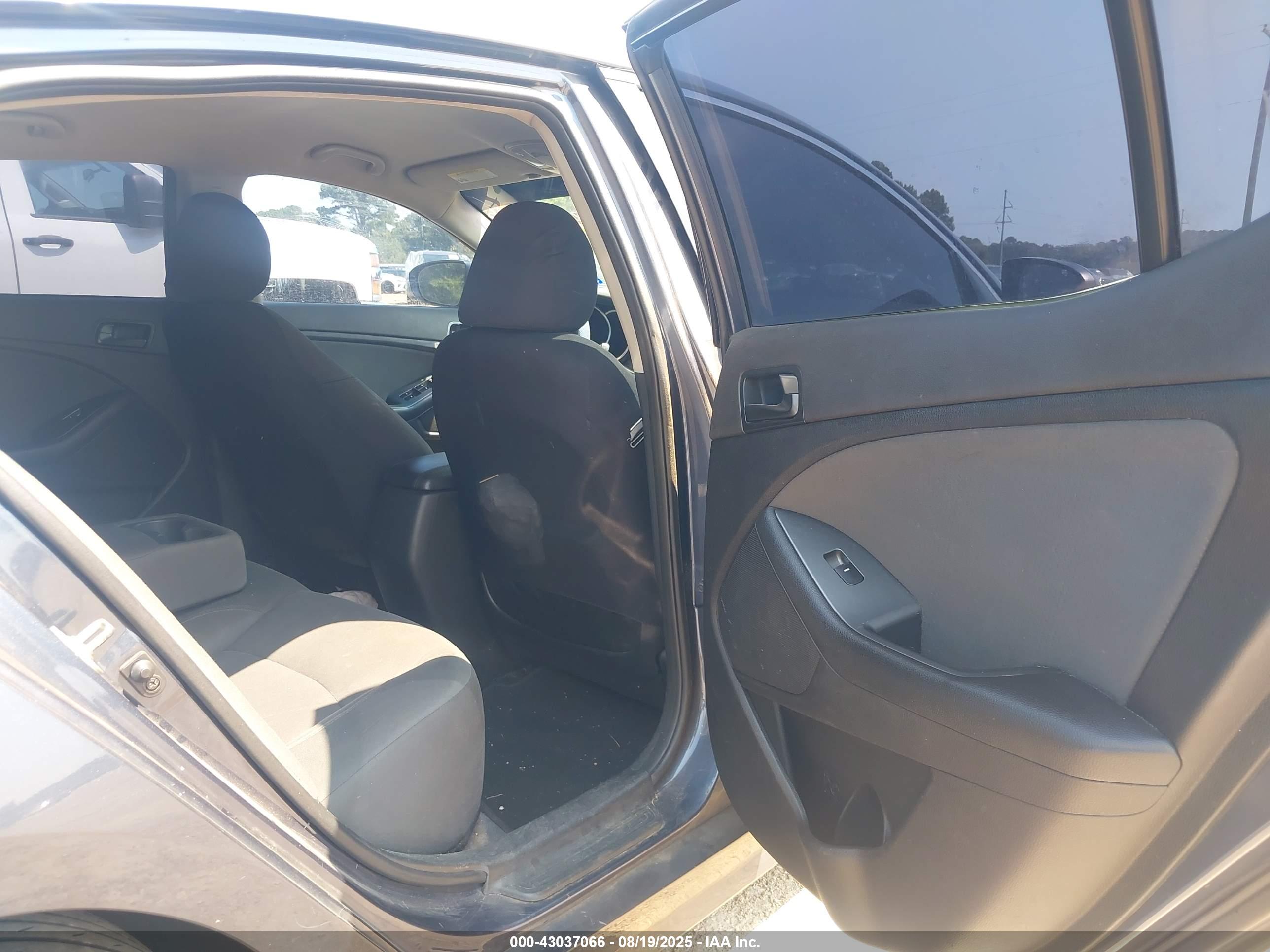 KIA OPTIMA image 8
