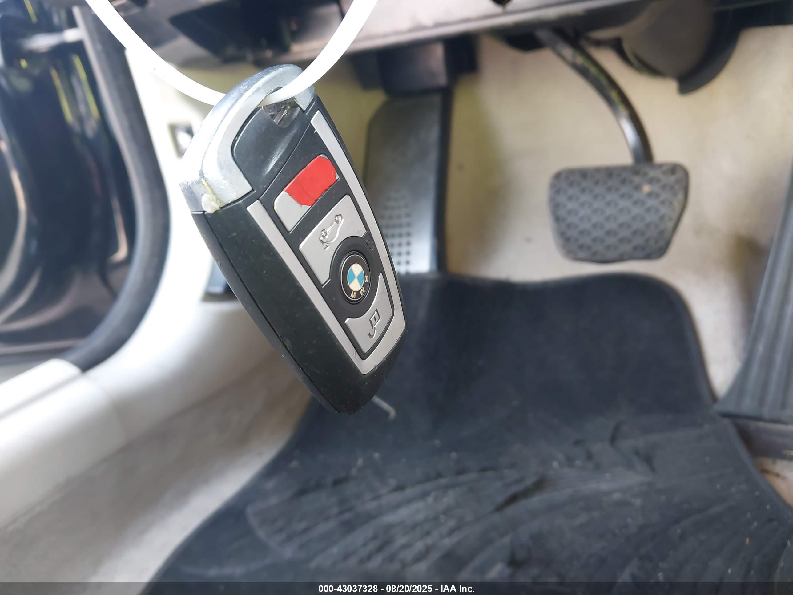 BMW 650I image 11