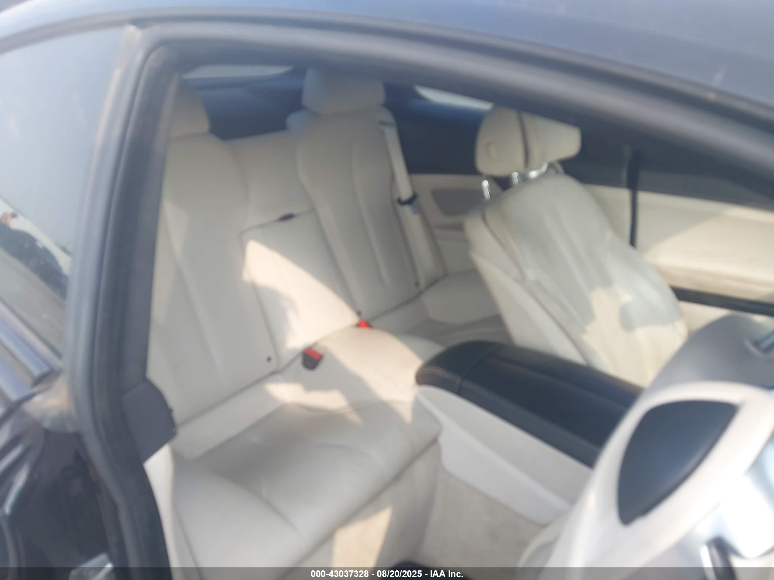 BMW 650I image 8