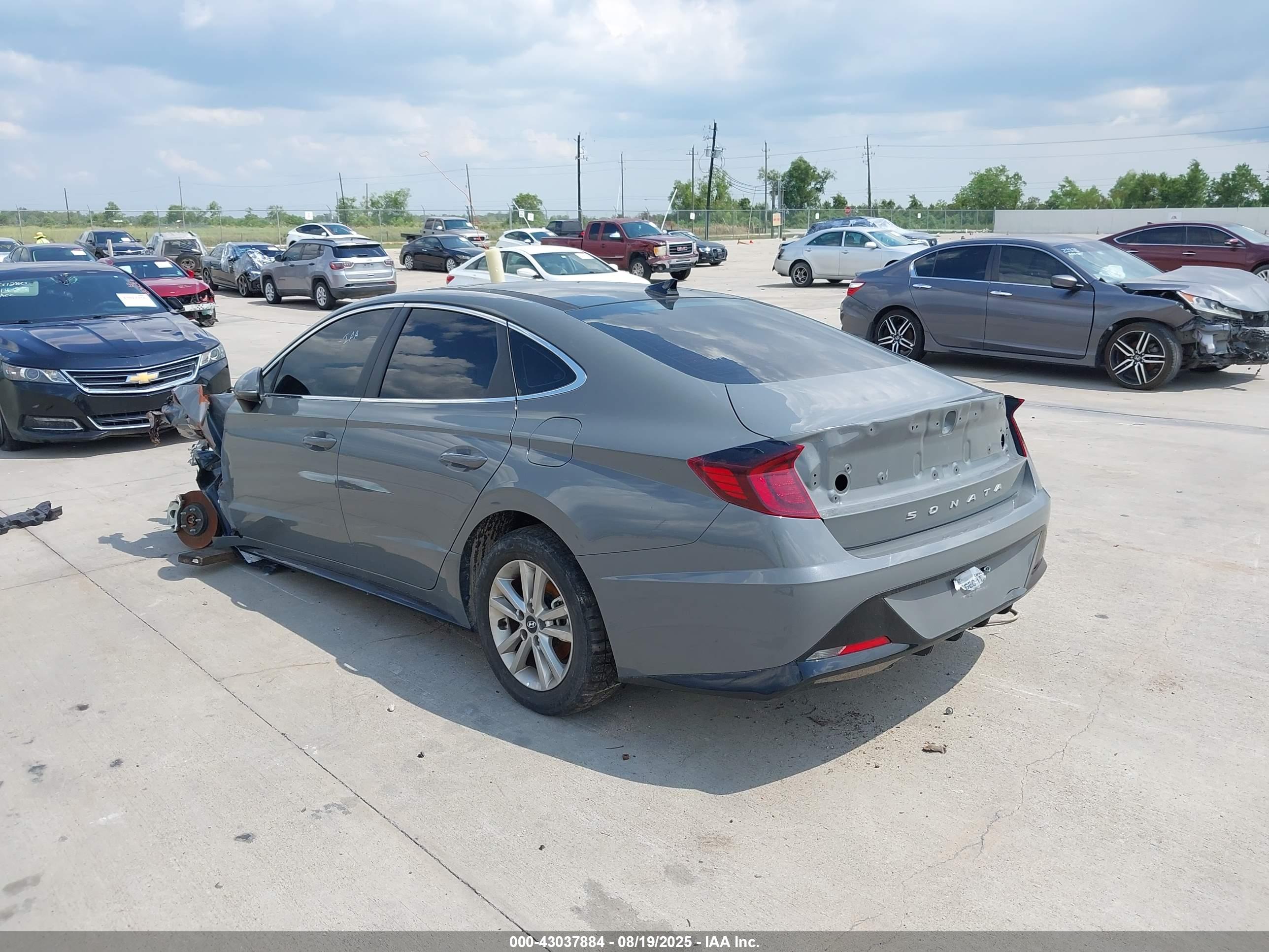 HYUNDAI SONATA image 3