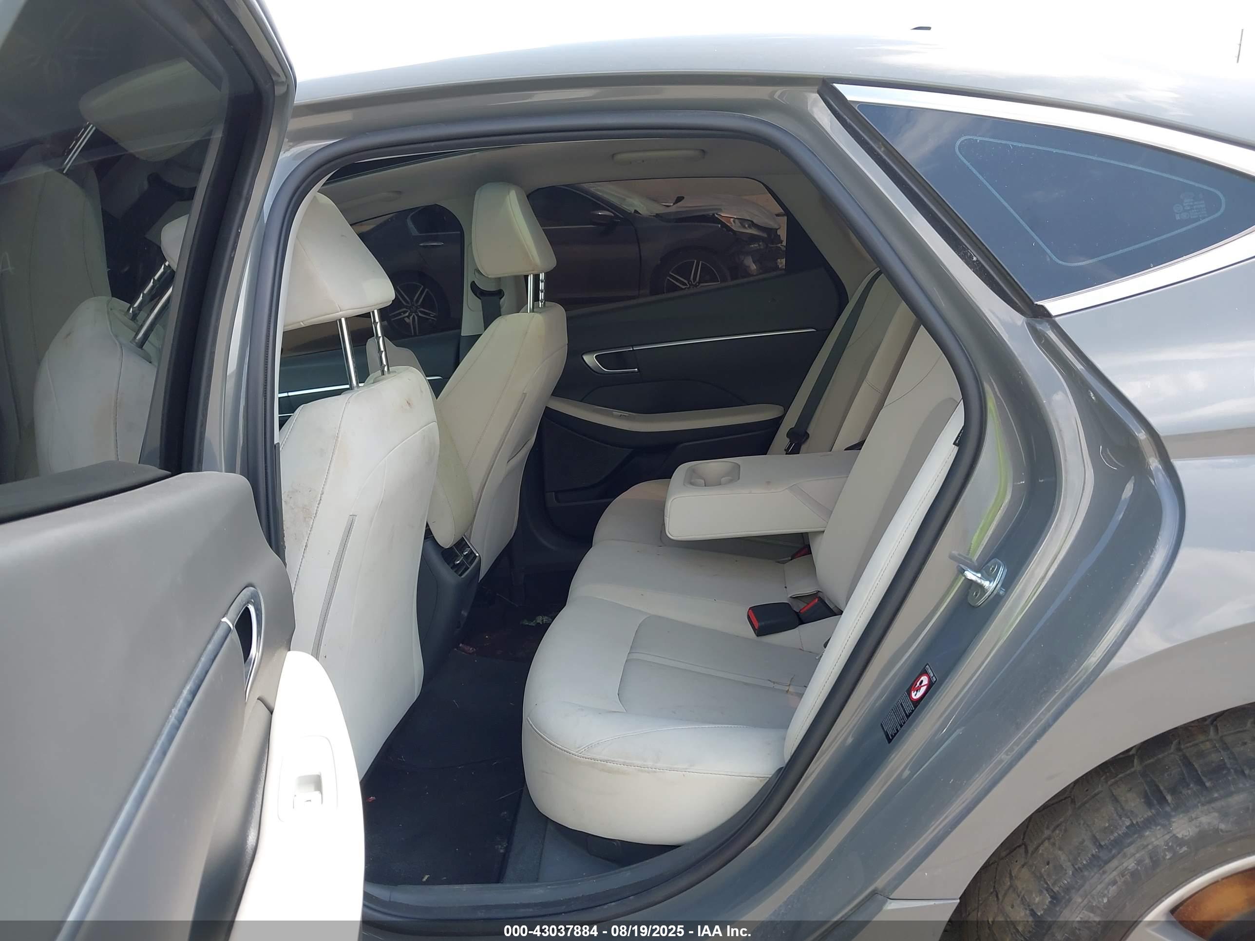 HYUNDAI SONATA image 8