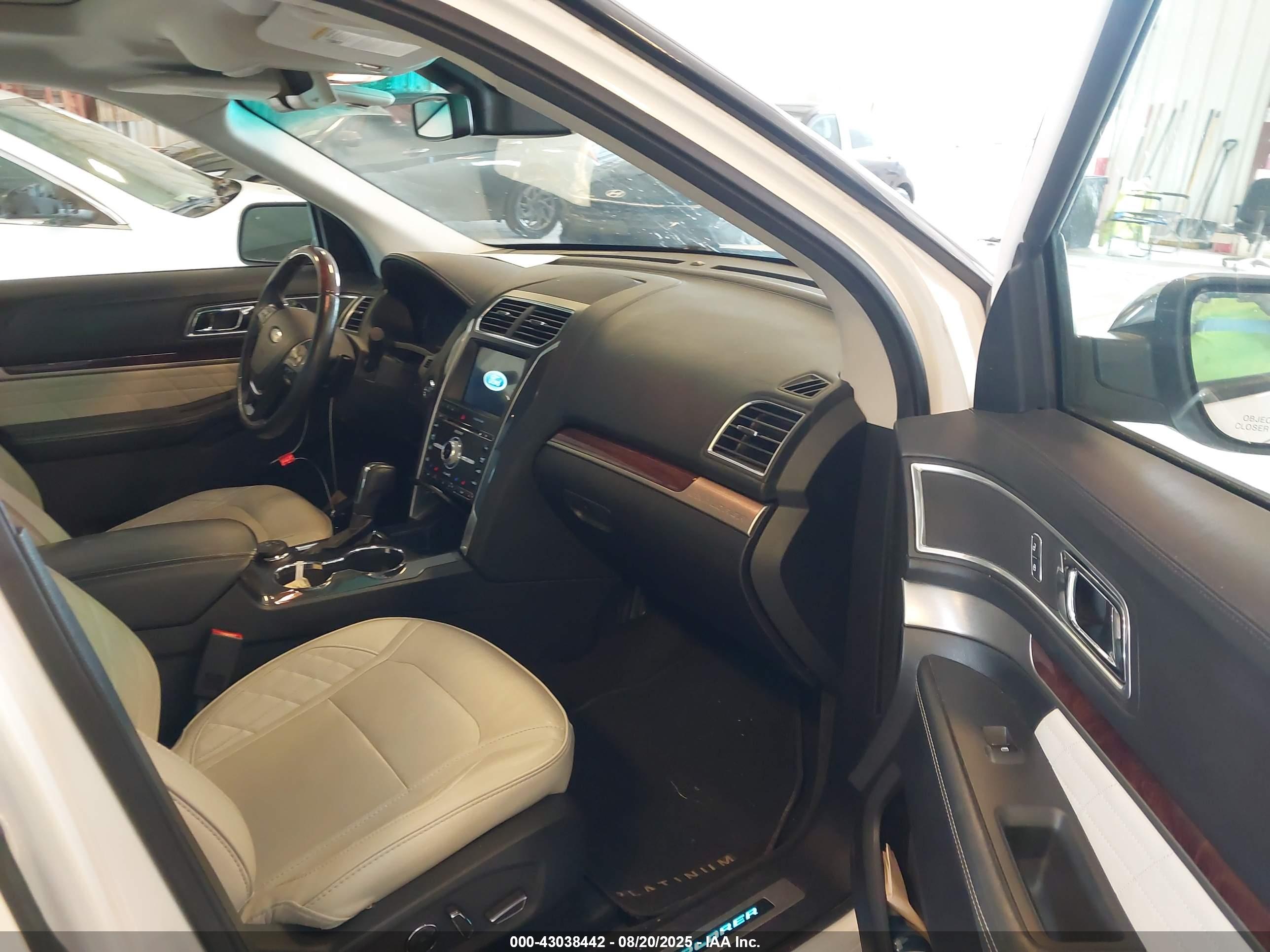 FORD EXPLORER image 5