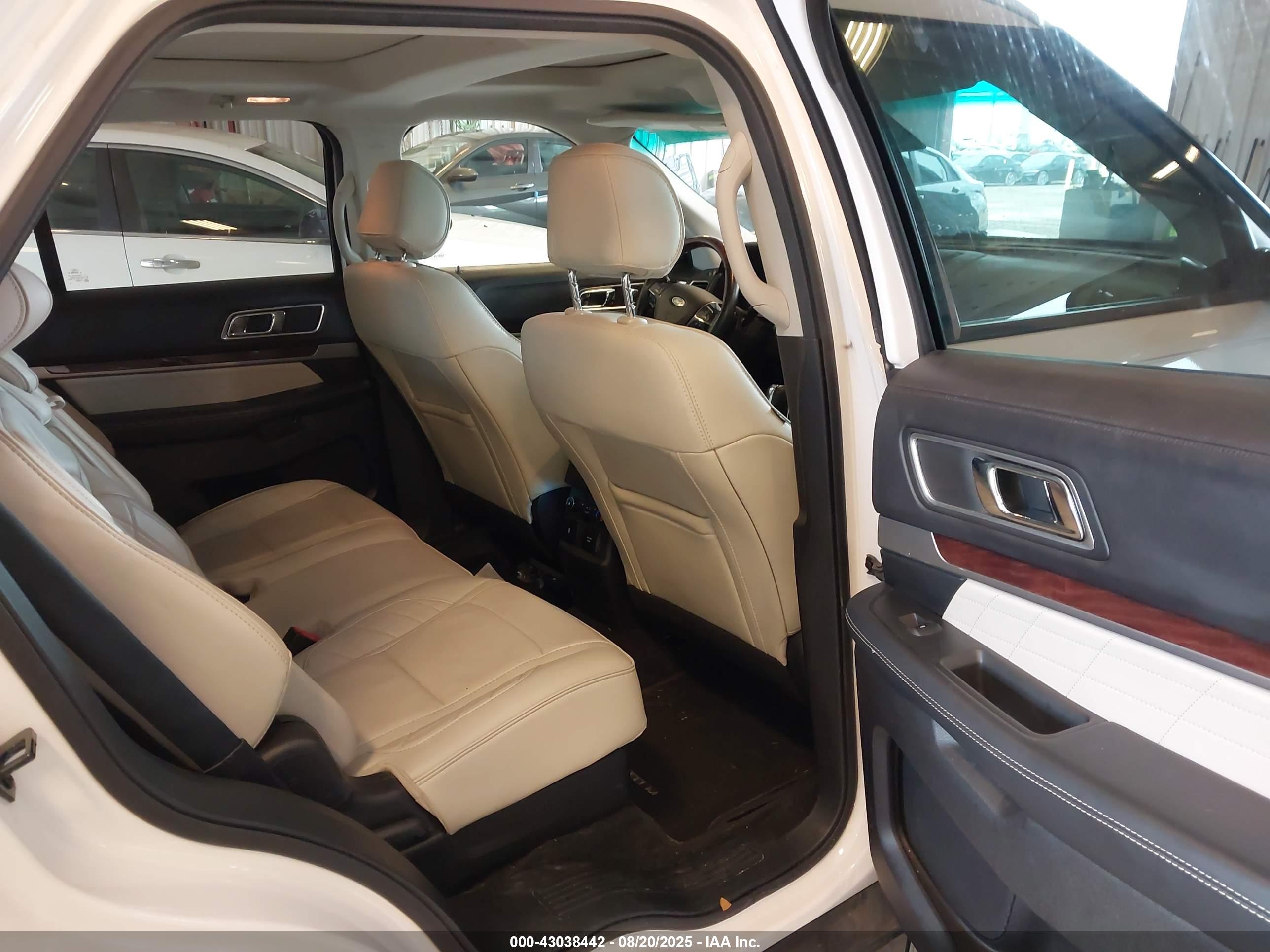 FORD EXPLORER image 8
