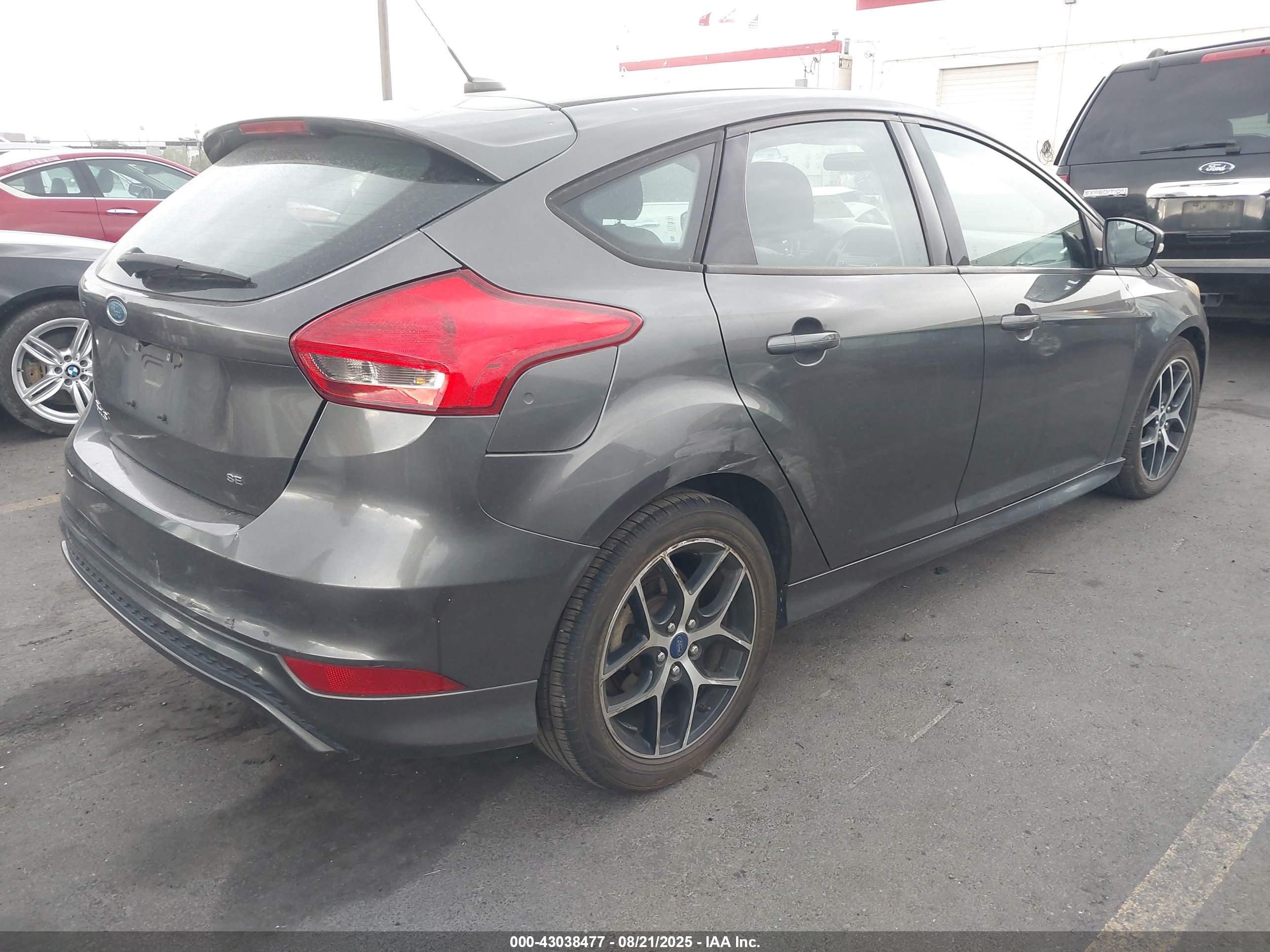 FORD FOCUS image 4