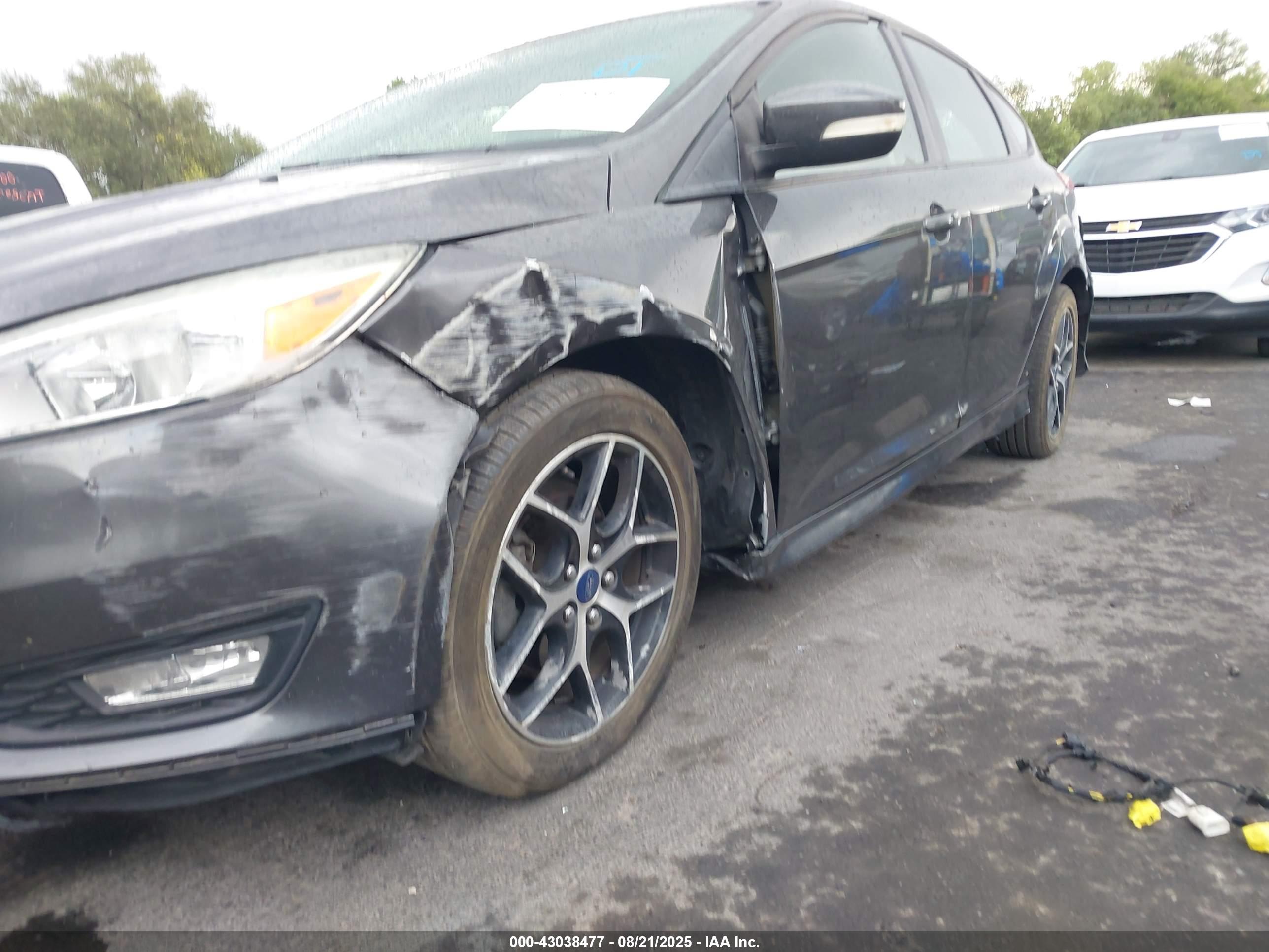 FORD FOCUS image 6