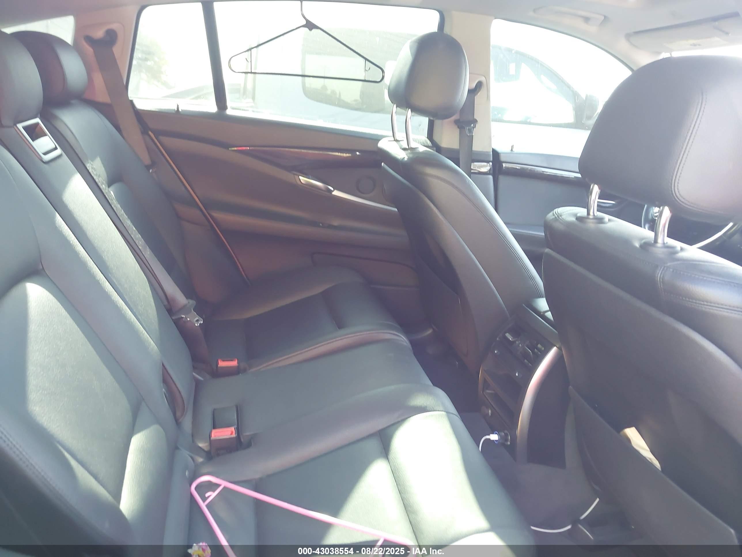 BMW 535I image 8