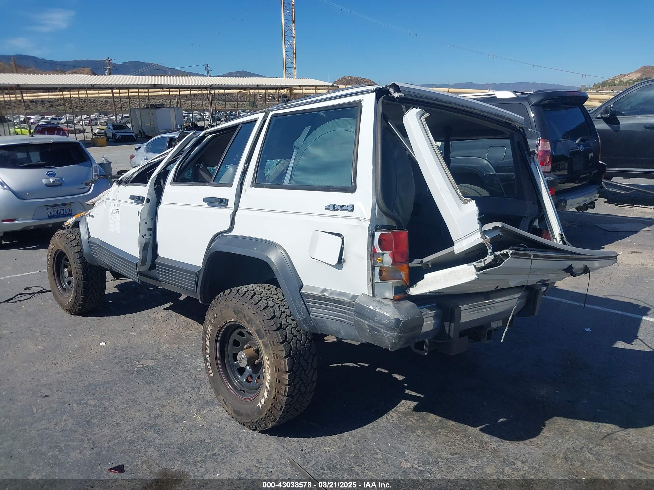 JEEP CHEROKEE image 3