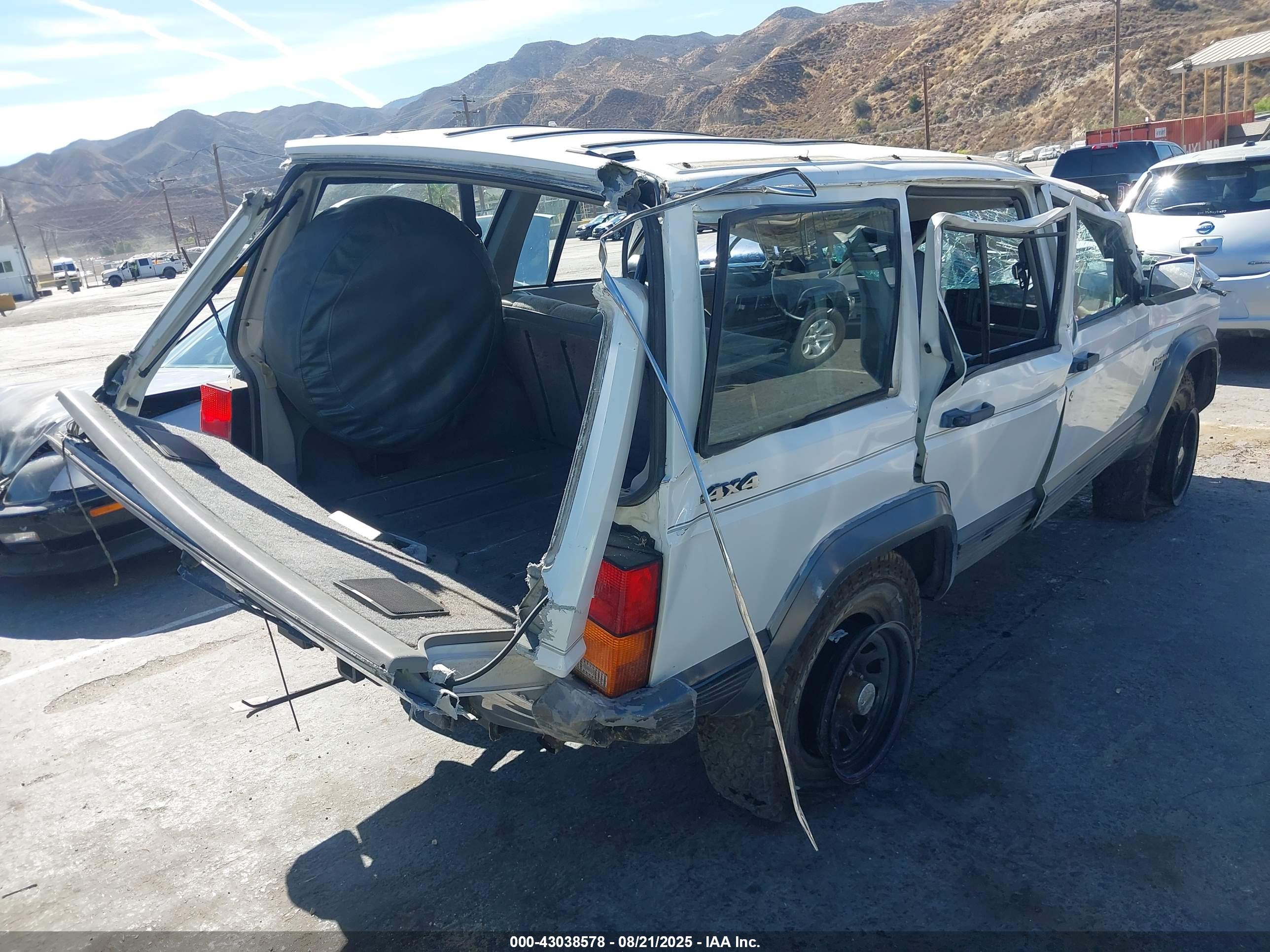 JEEP CHEROKEE image 4