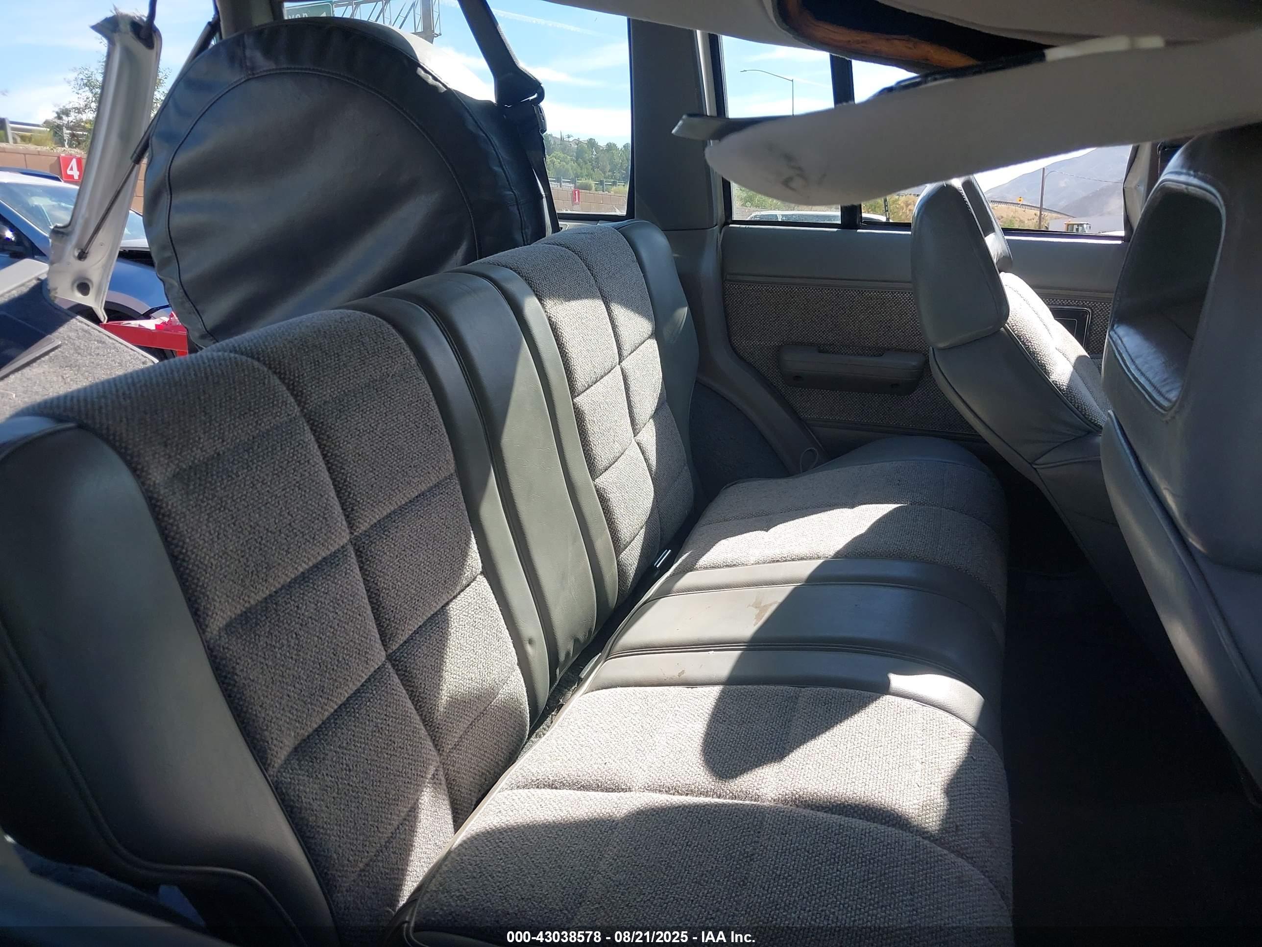 JEEP CHEROKEE image 8