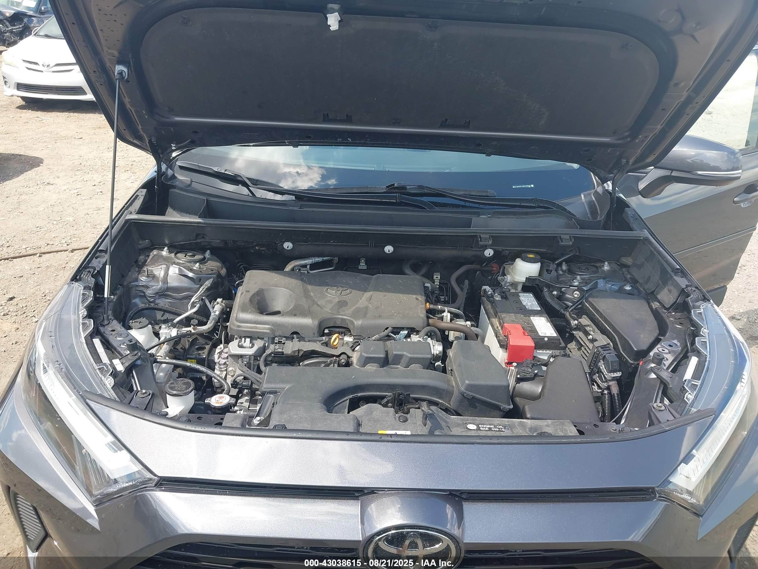 TOYOTA RAV4 image 10