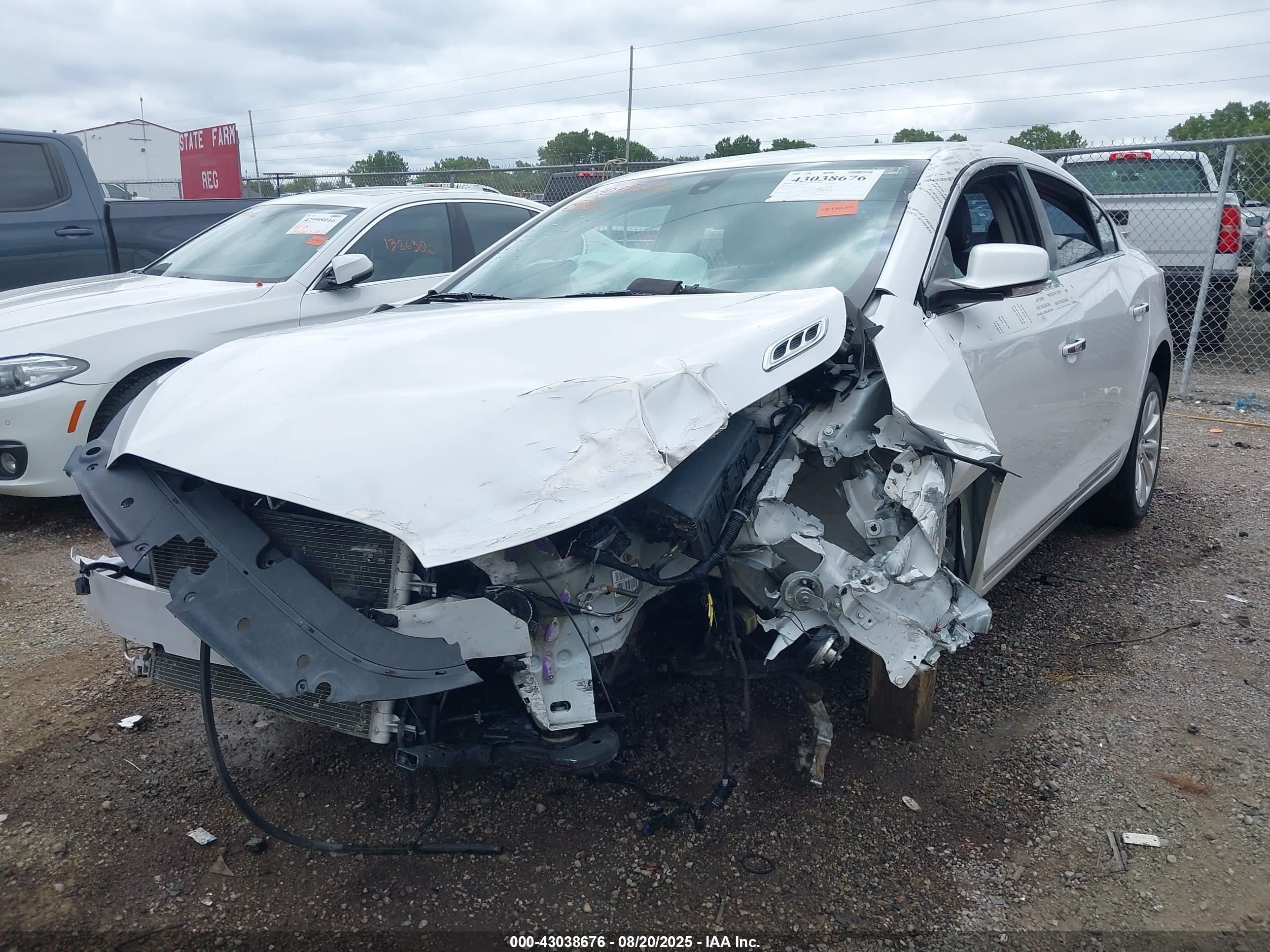 BUICK LACROSSE image 2