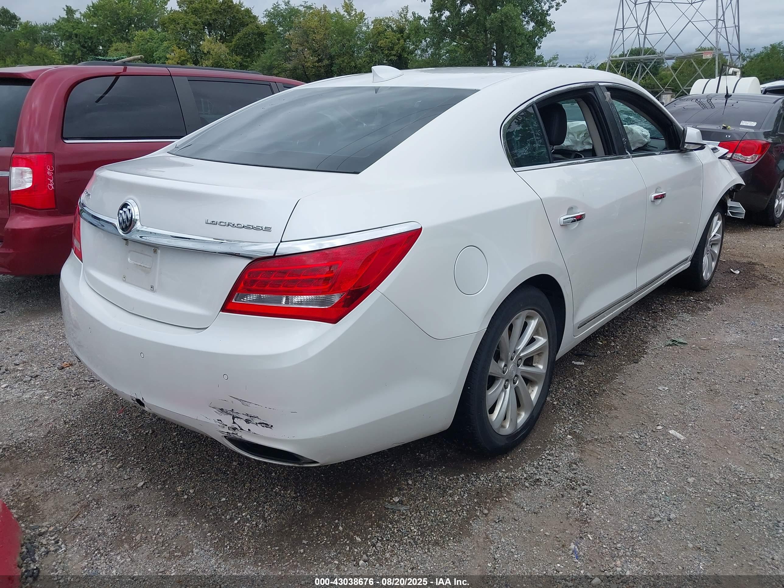 BUICK LACROSSE image 4