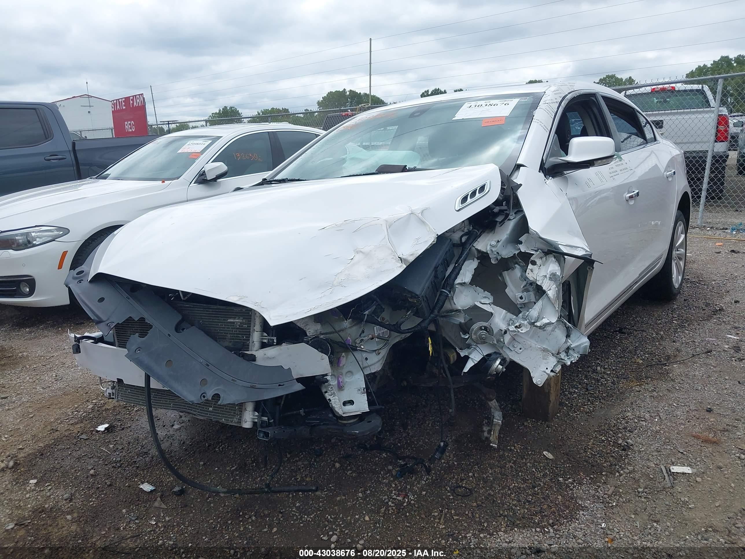 BUICK LACROSSE image 6