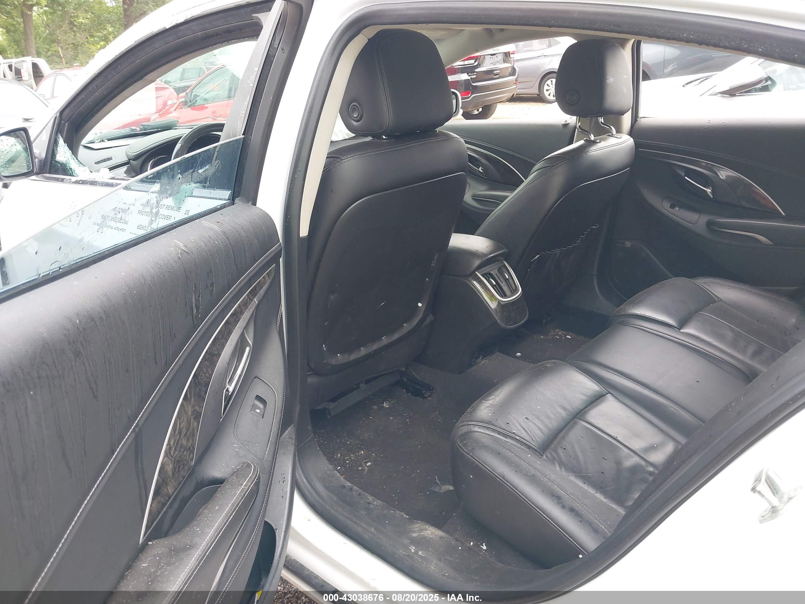 BUICK LACROSSE image 8