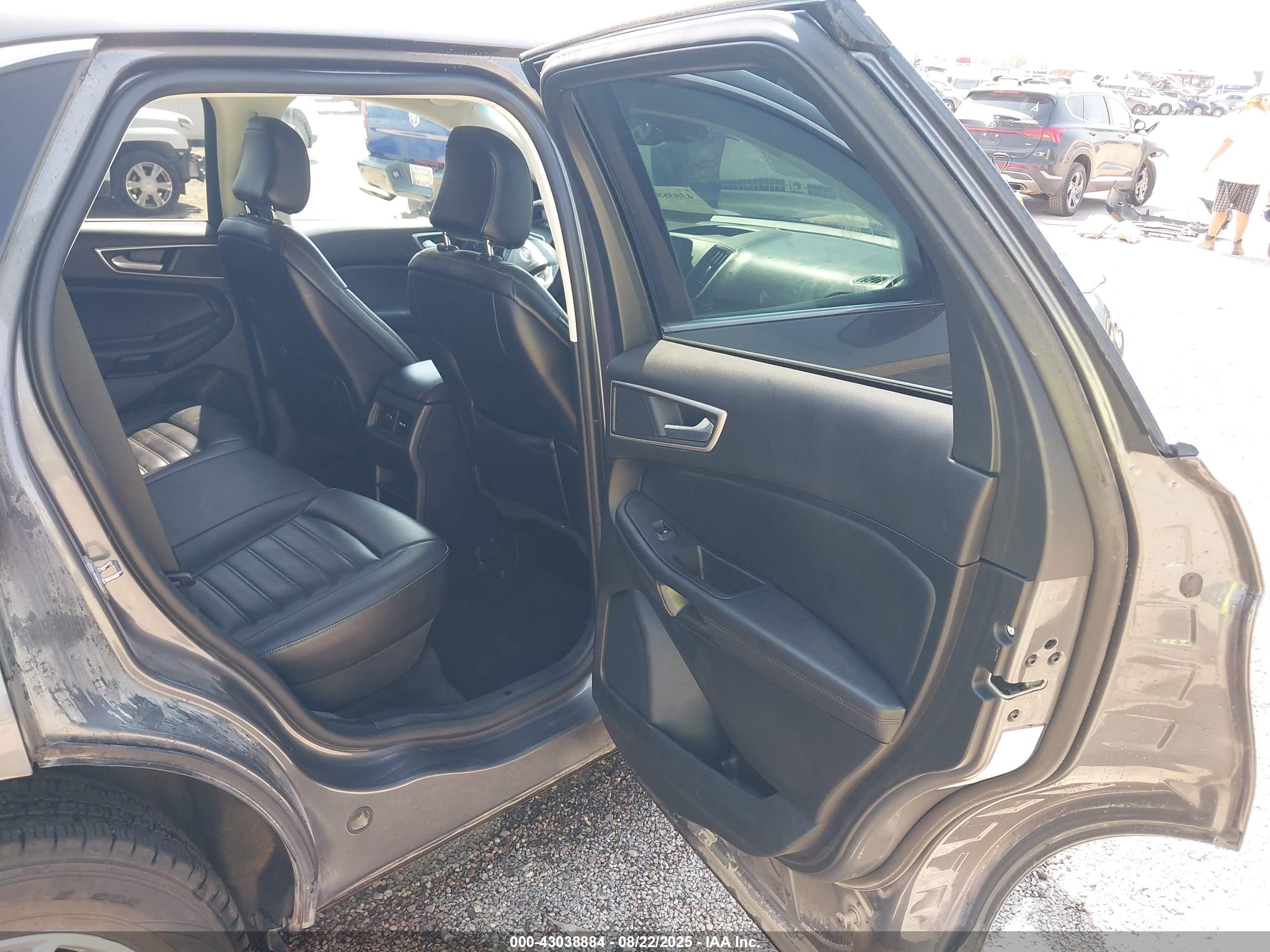 FORD EDGE image 8