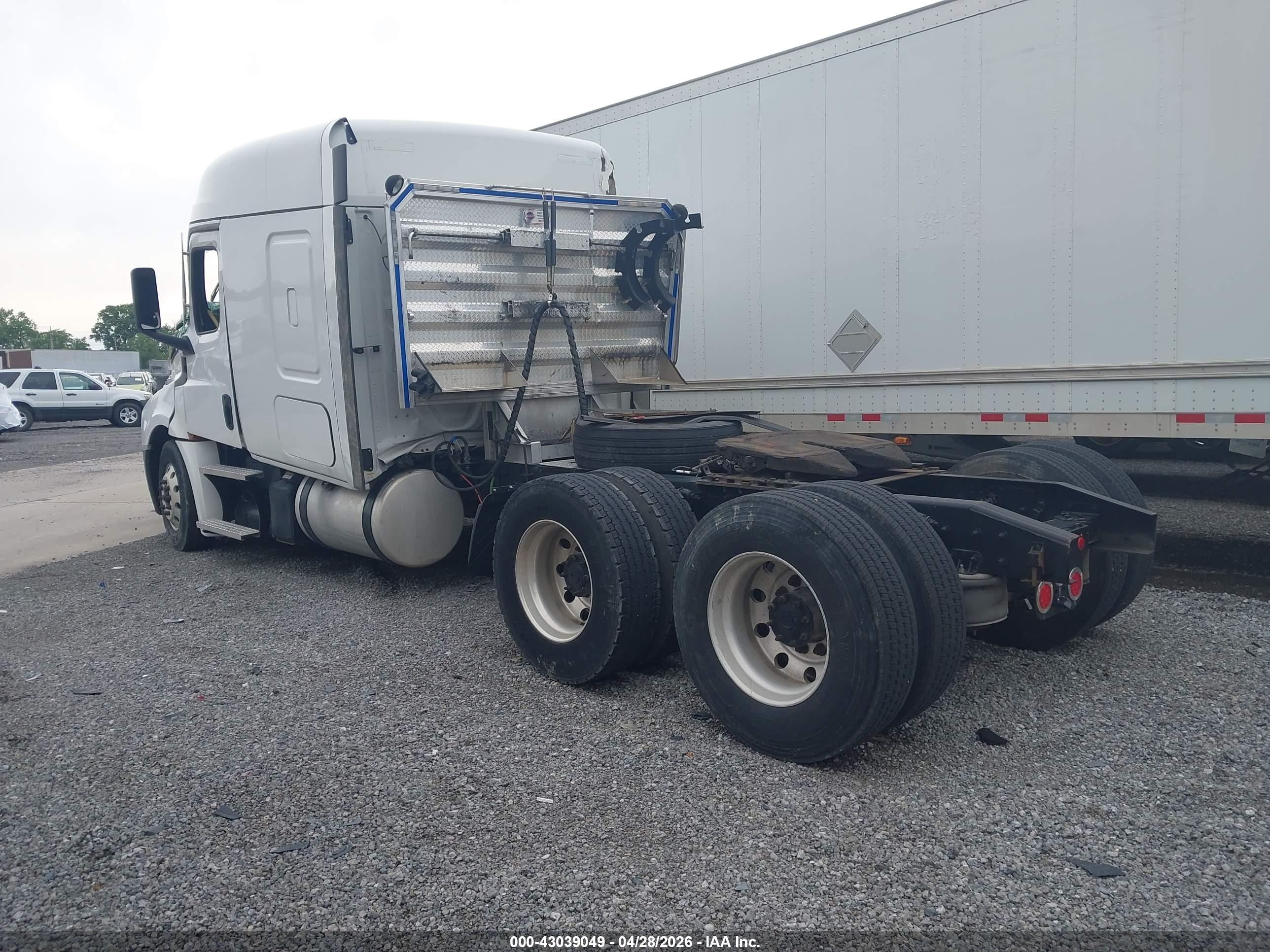 FREIGHTLINER NEW image 3
