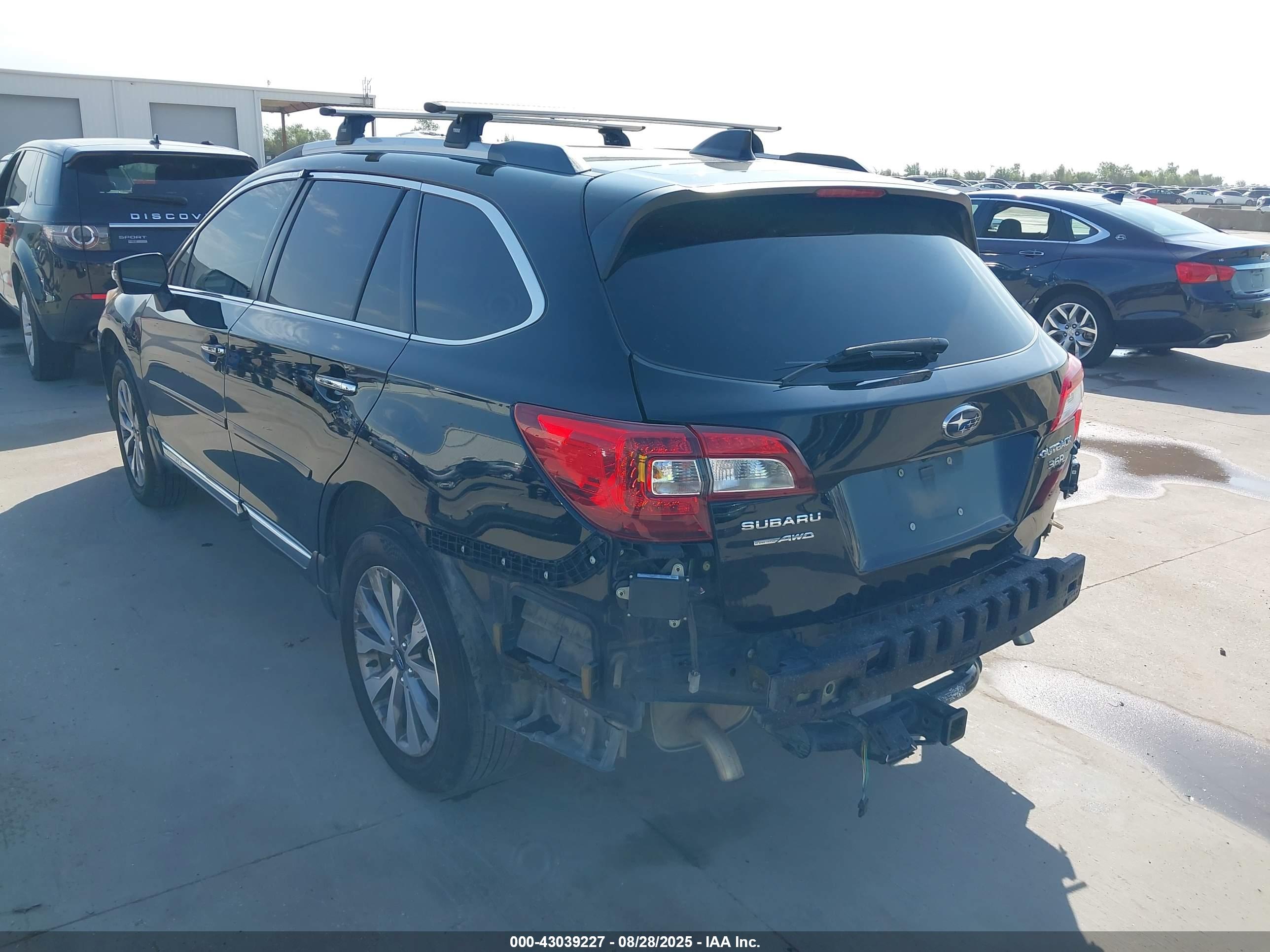 SUBARU OUTBACK image 3