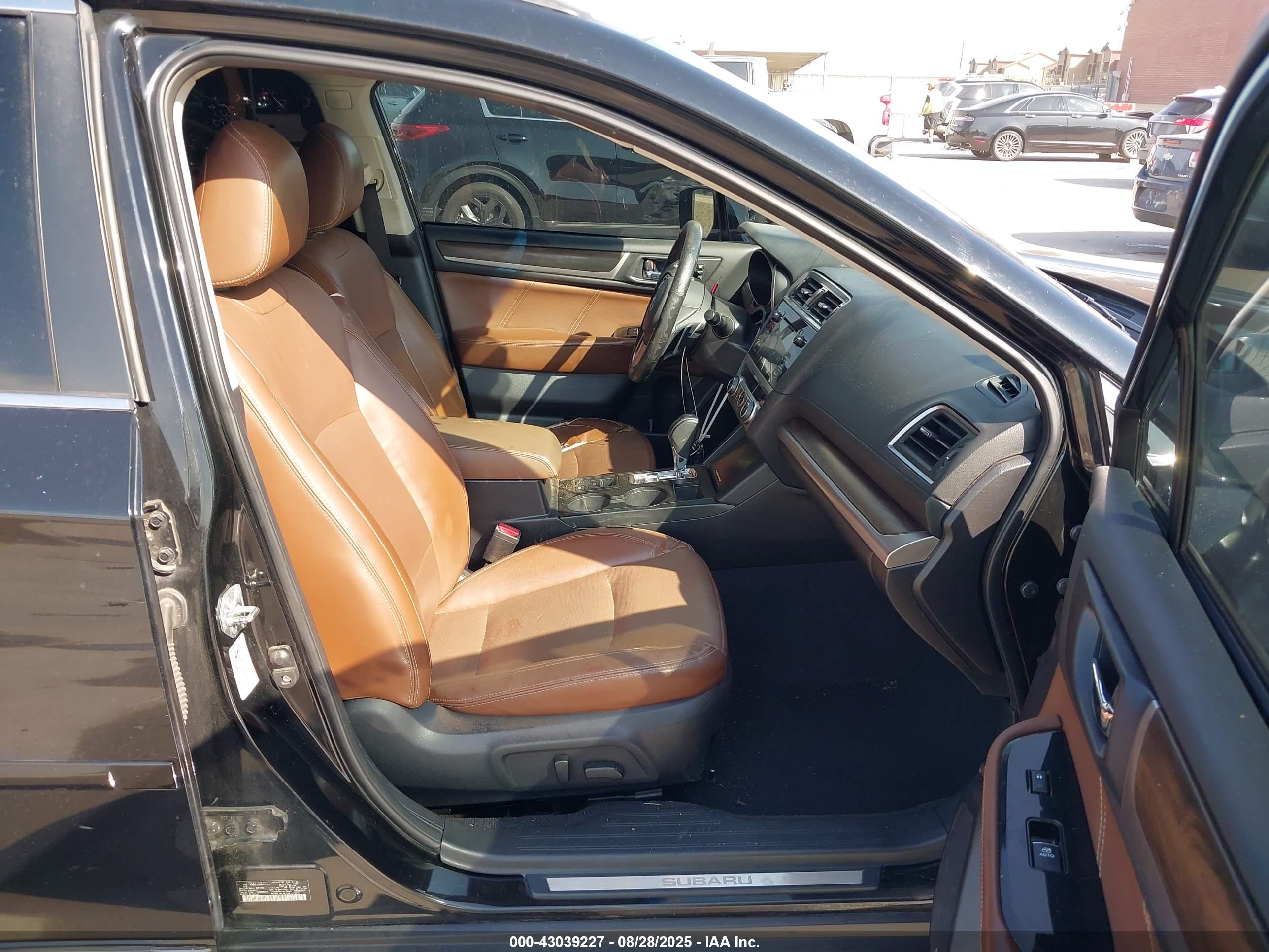 SUBARU OUTBACK image 5