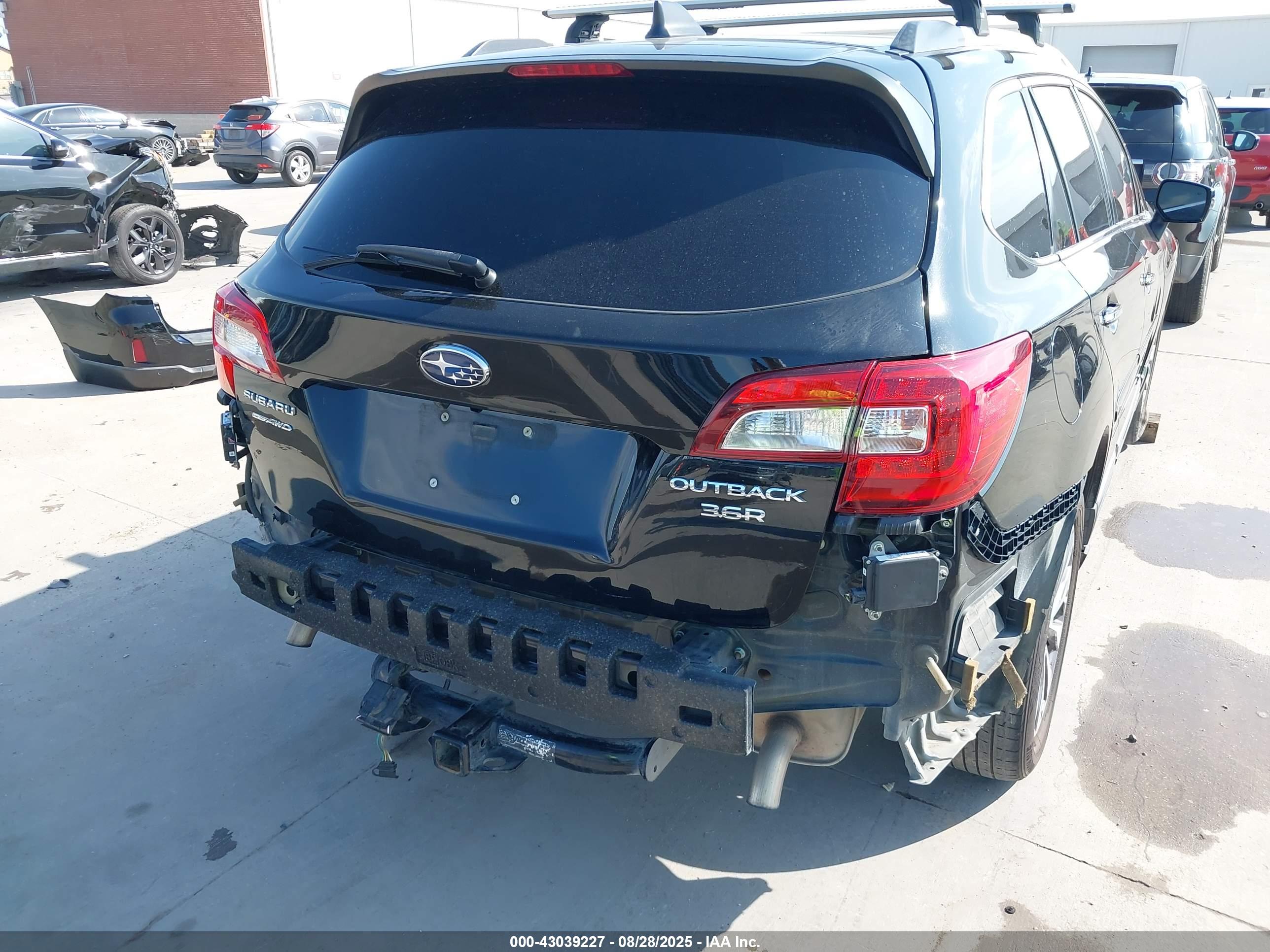 SUBARU OUTBACK image 6
