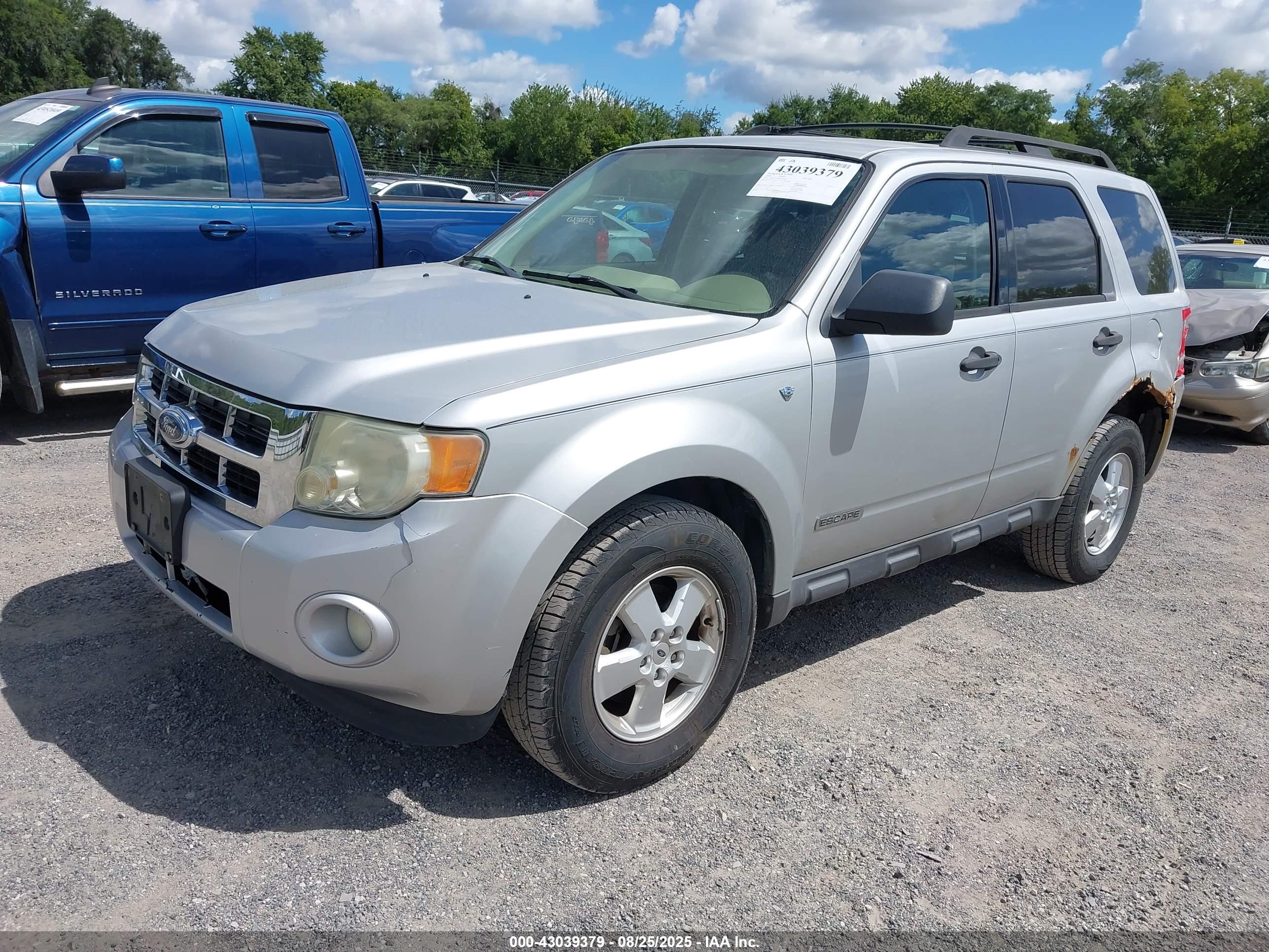 FORD ESCAPE image 2