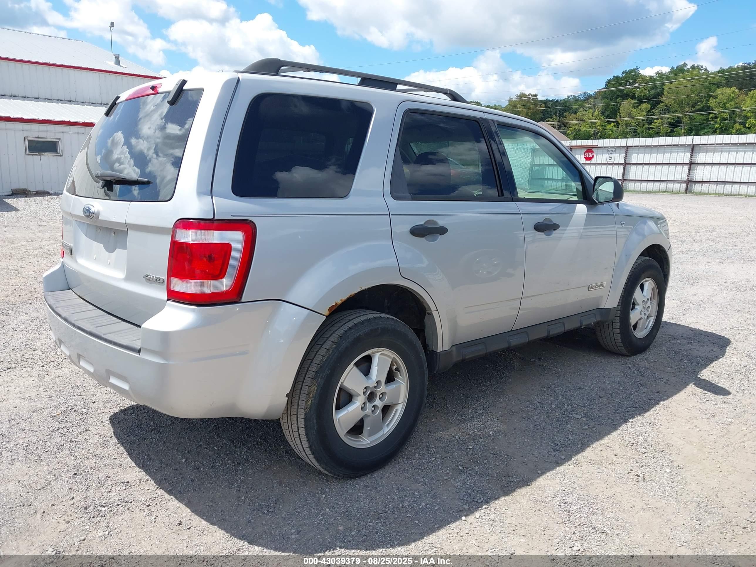 FORD ESCAPE image 4