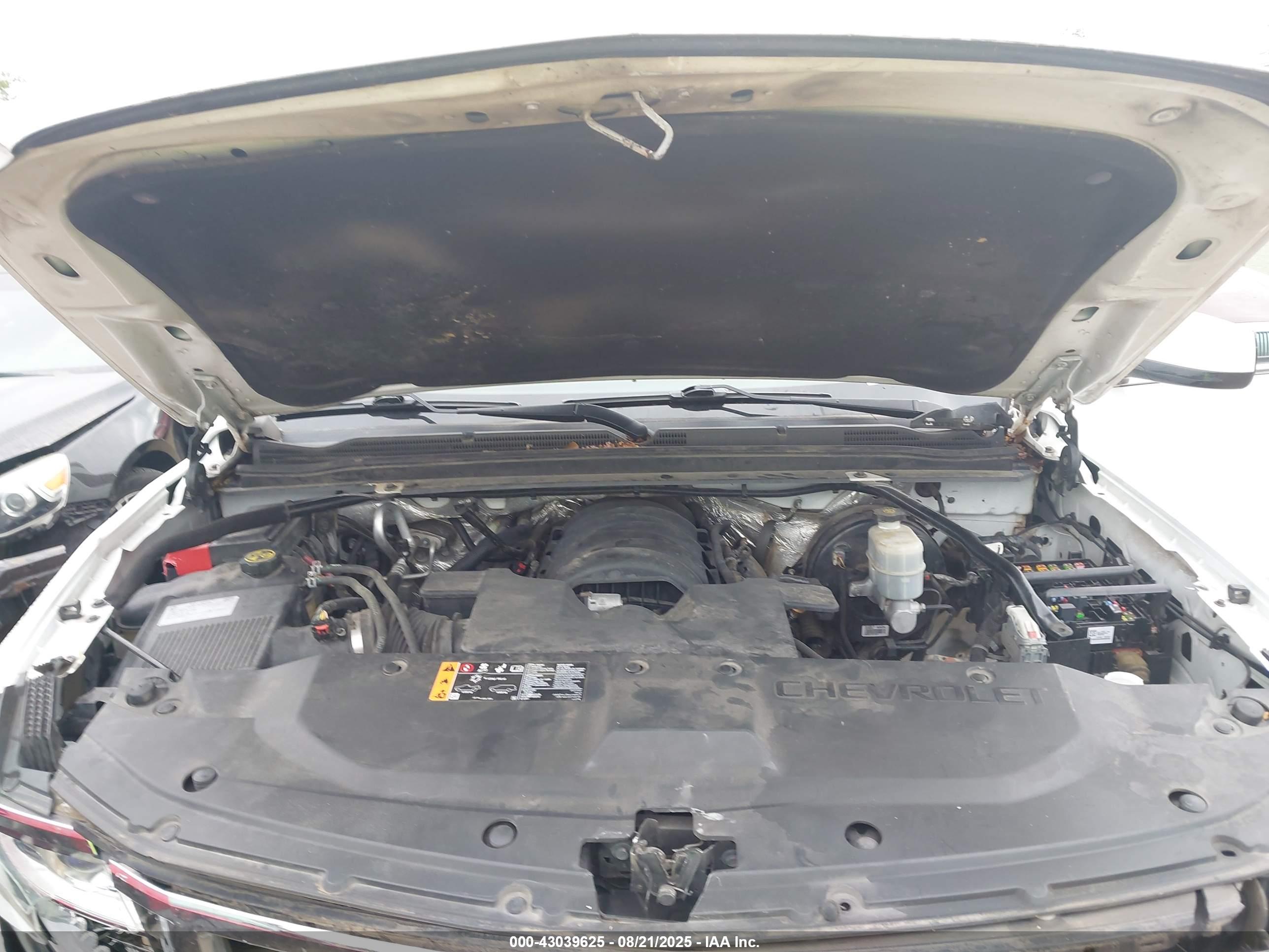 CHEVROLET TAHOE image 10
