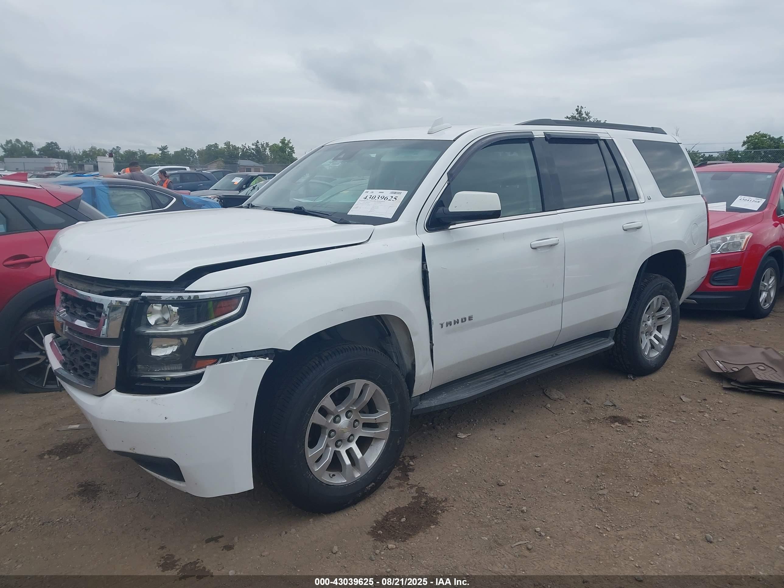 CHEVROLET TAHOE image 2