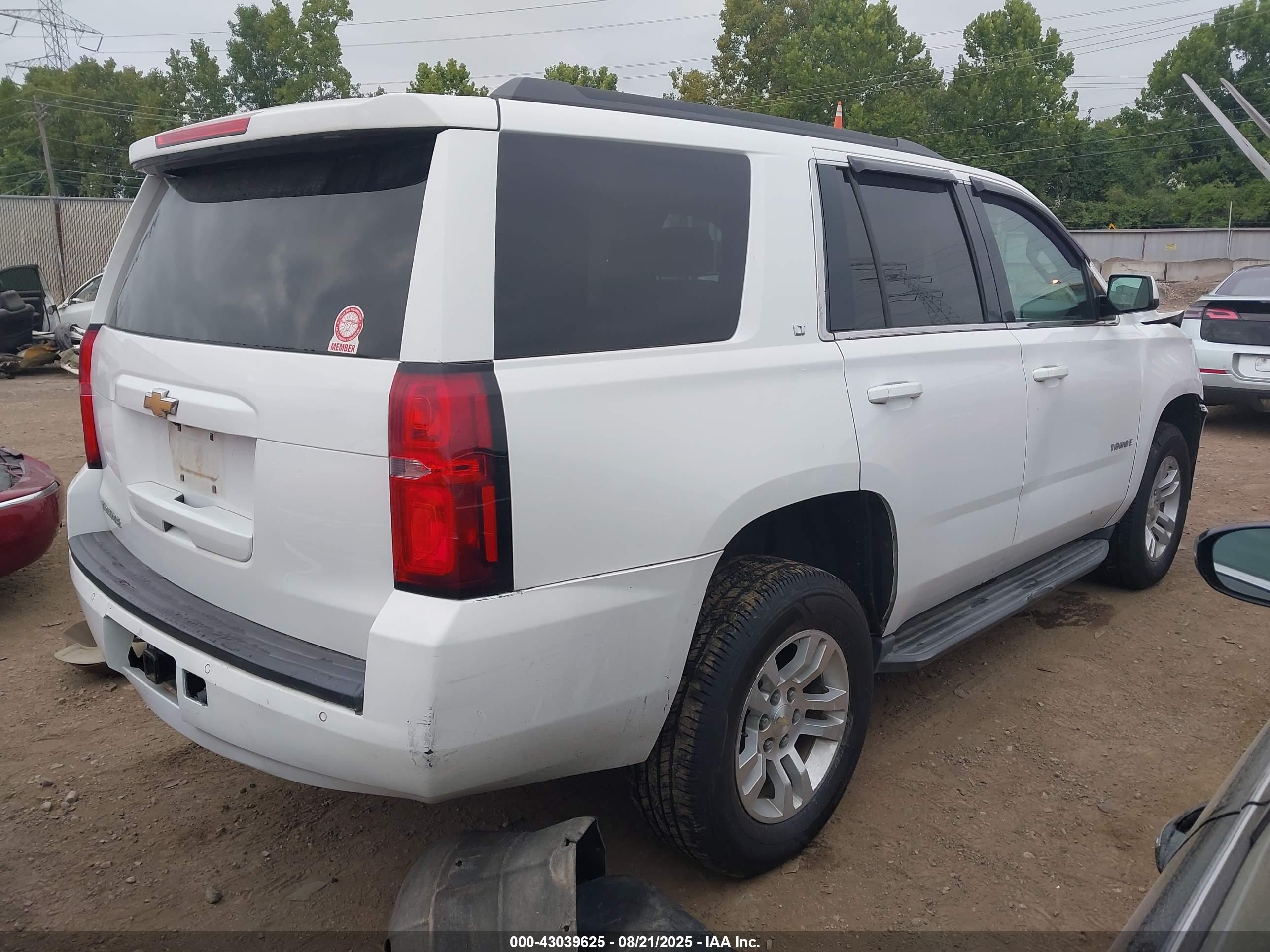 CHEVROLET TAHOE image 4