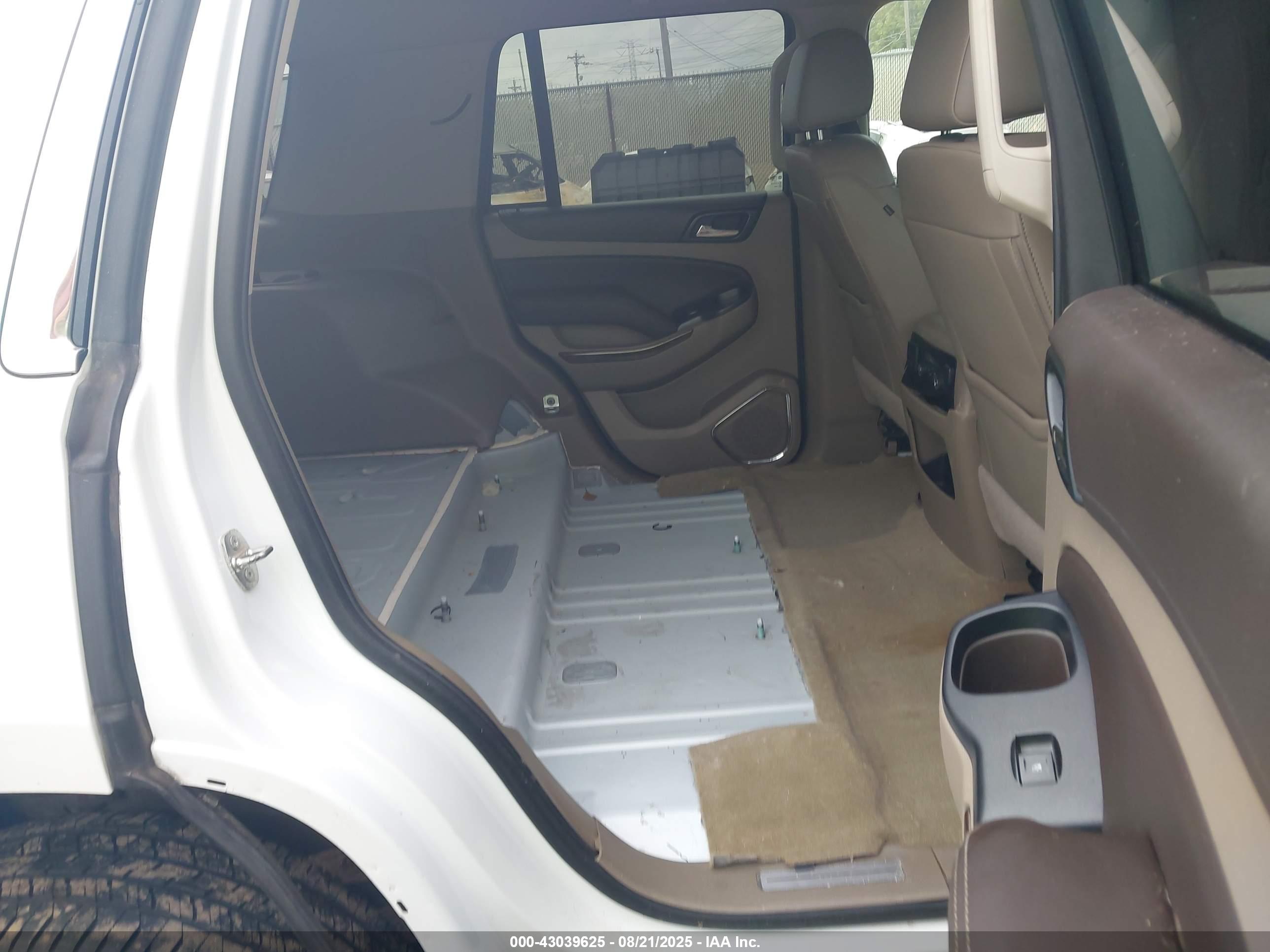 CHEVROLET TAHOE image 8