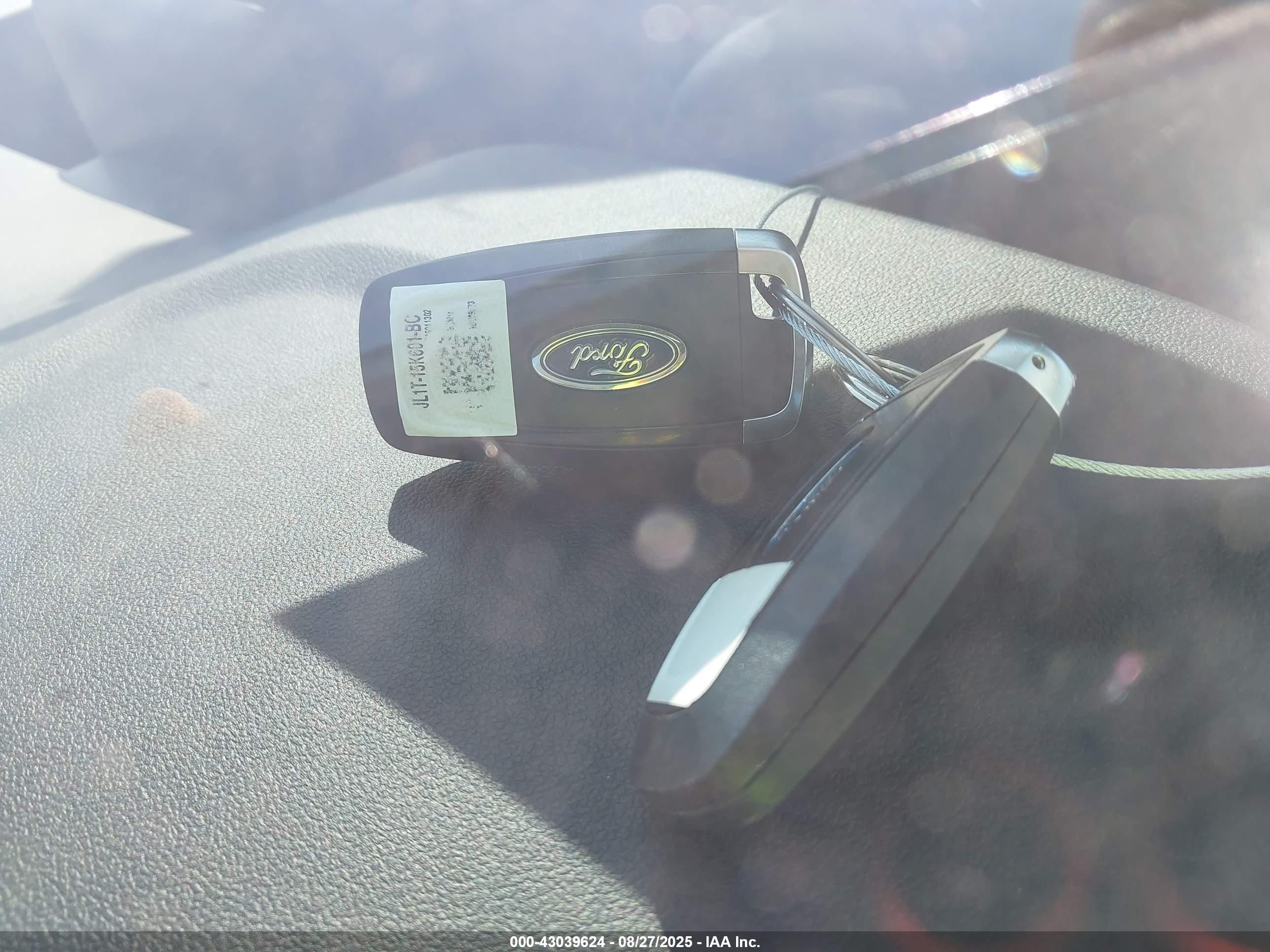 FORD ESCAPE image 11