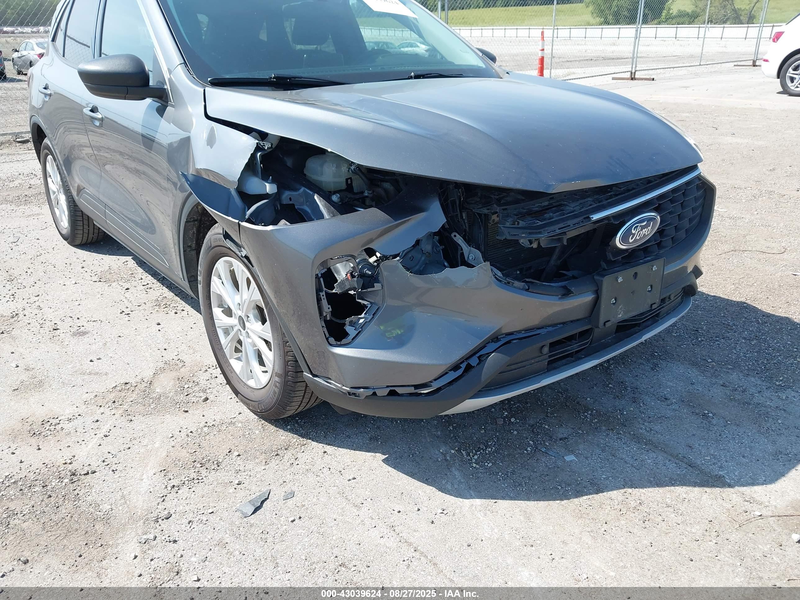 FORD ESCAPE image 6