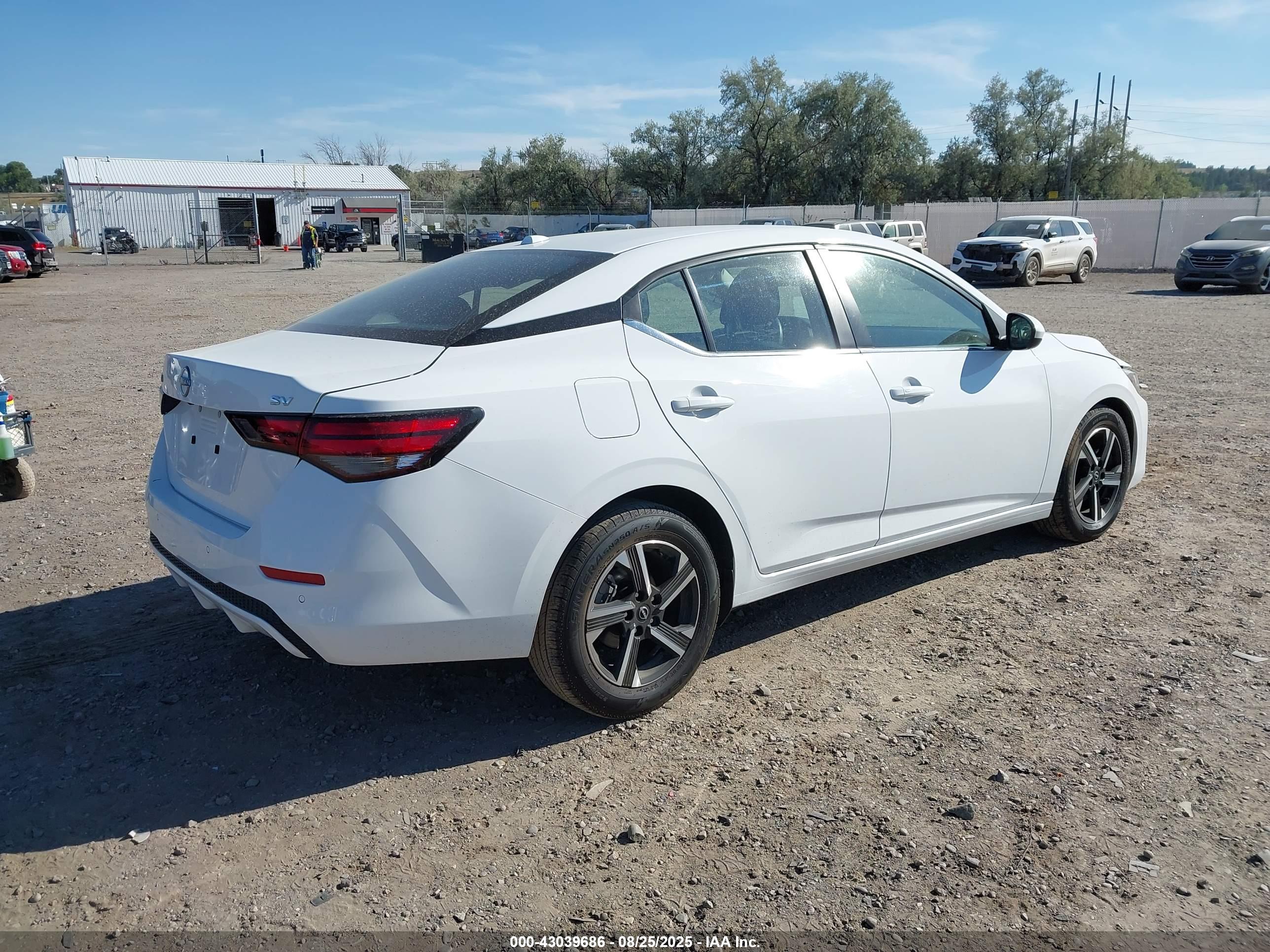 NISSAN SENTRA image 4