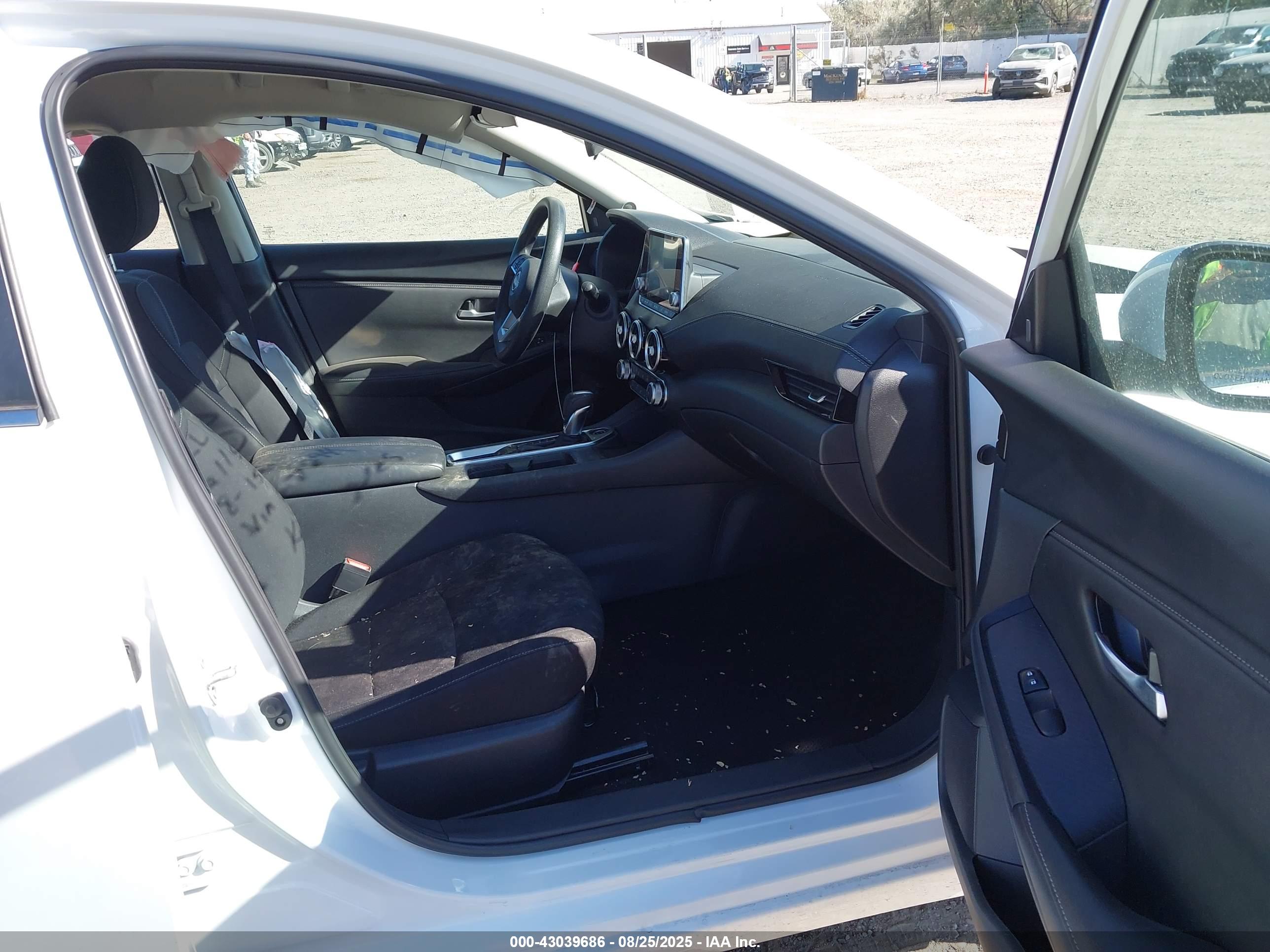 NISSAN SENTRA image 5