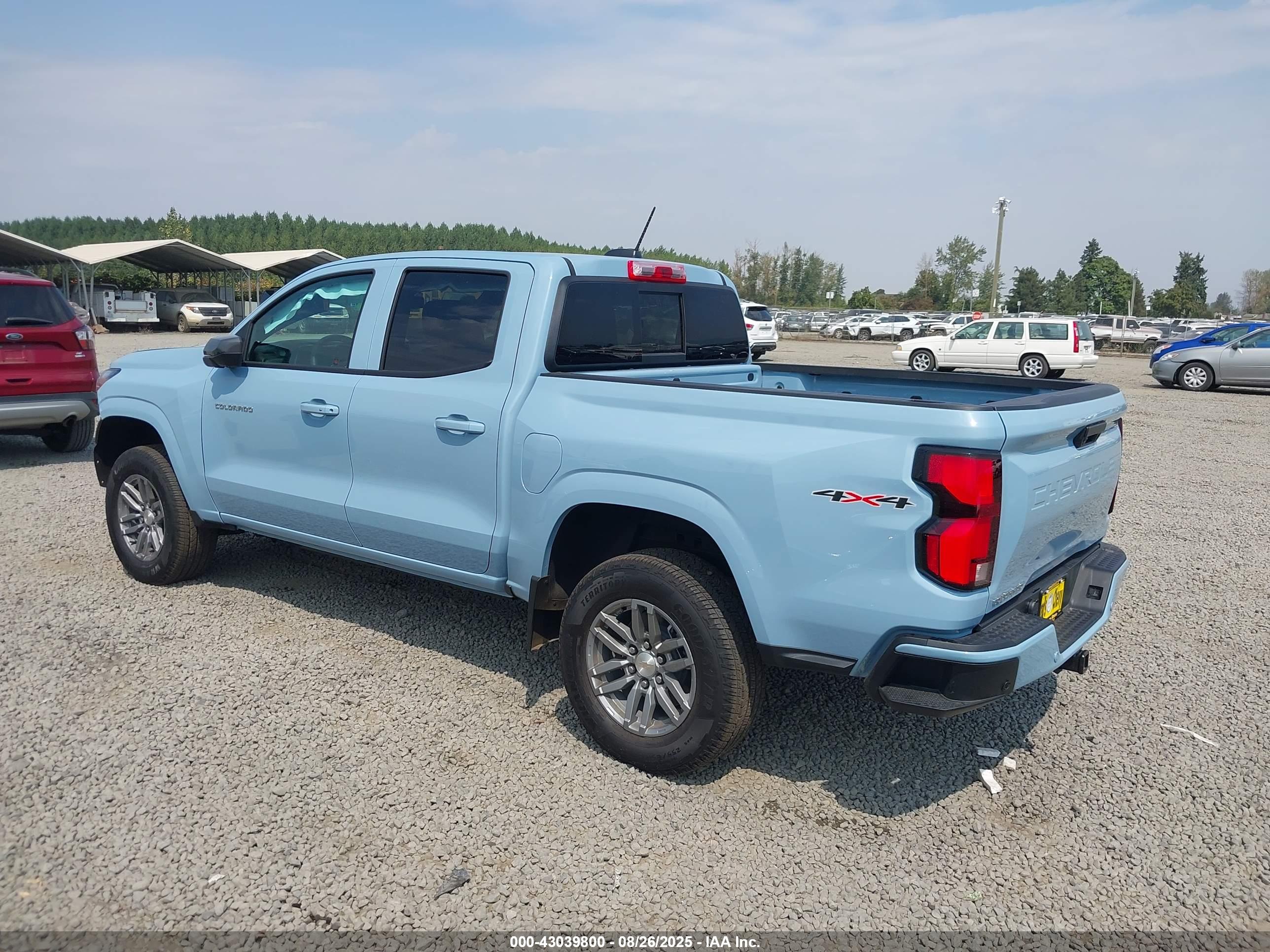 CHEVROLET COLORADO image 3