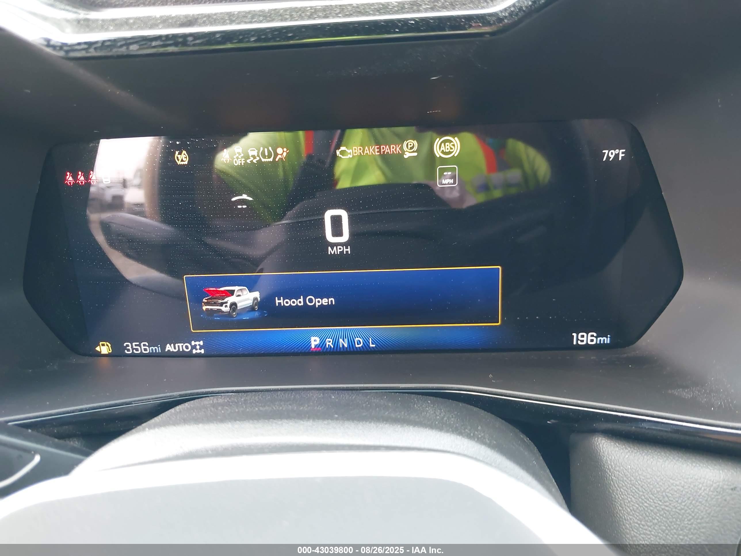 CHEVROLET COLORADO image 7