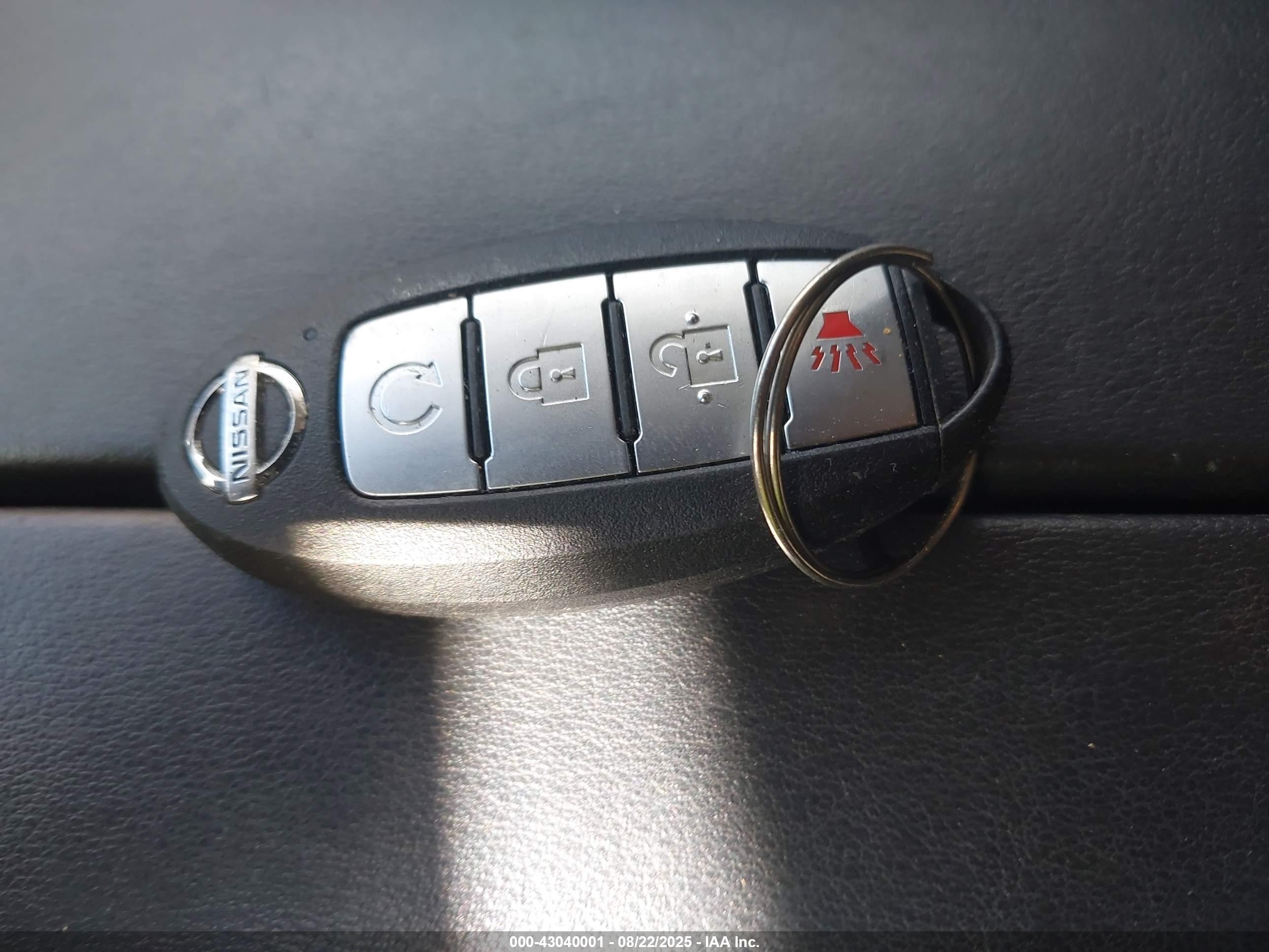NISSAN ROGUE image 11