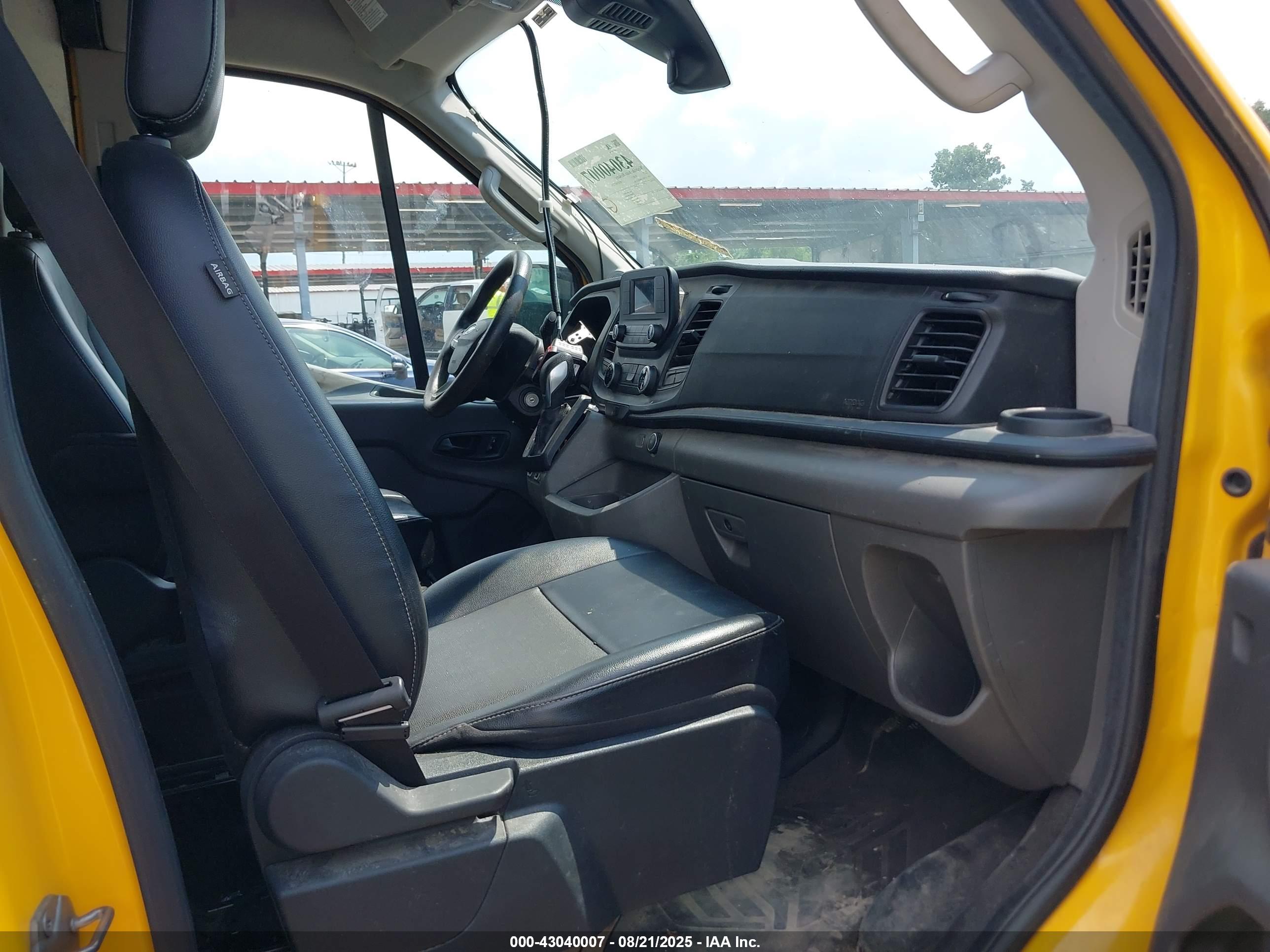 FORD TRANSIT-250 image 5