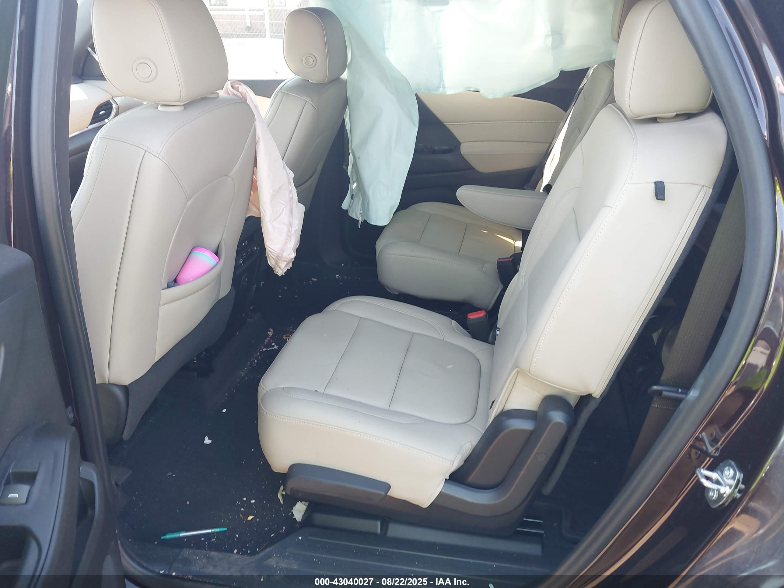 CHEVROLET TRAVERSE image 8