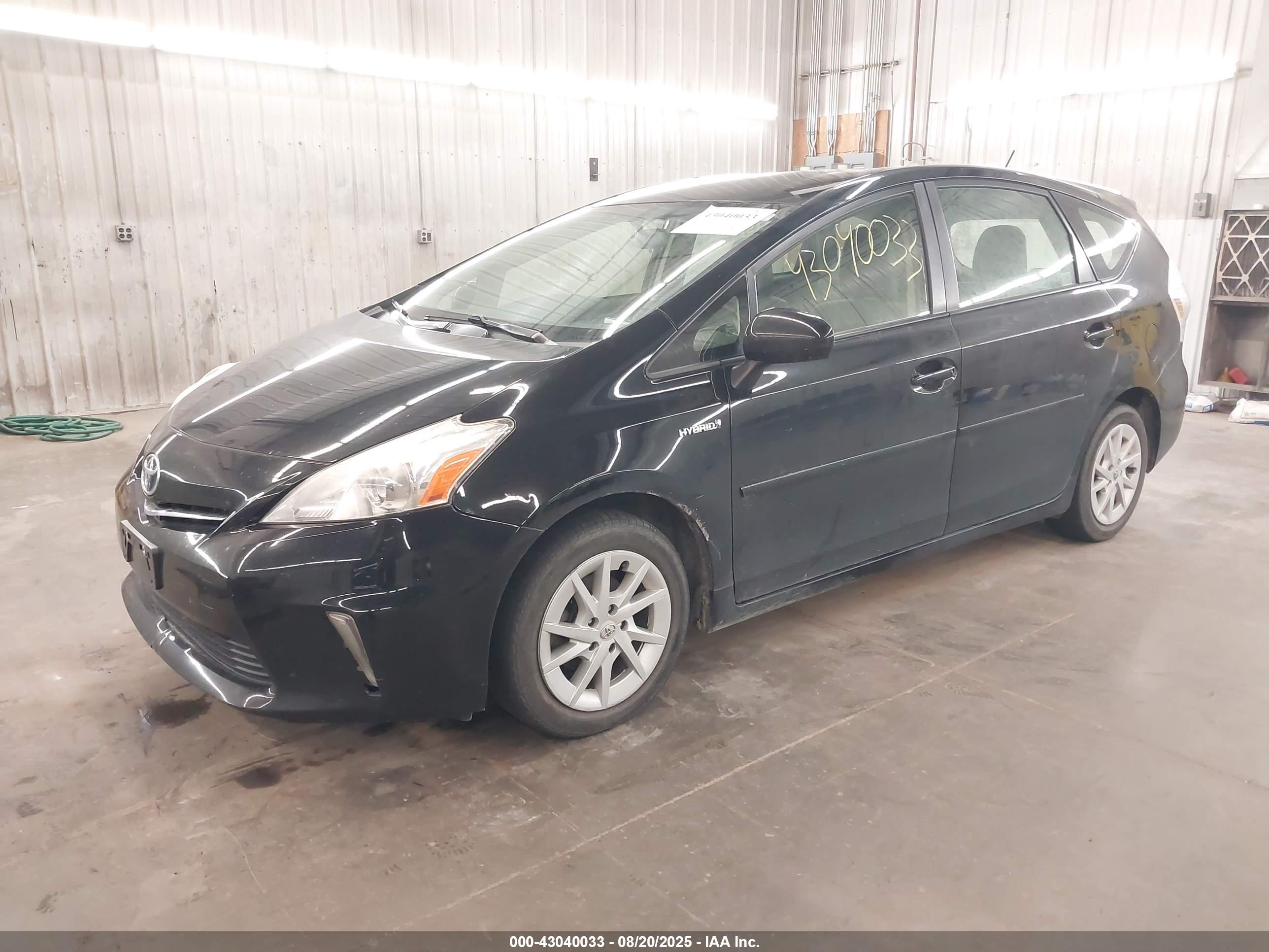 TOYOTA PRIUS image 2