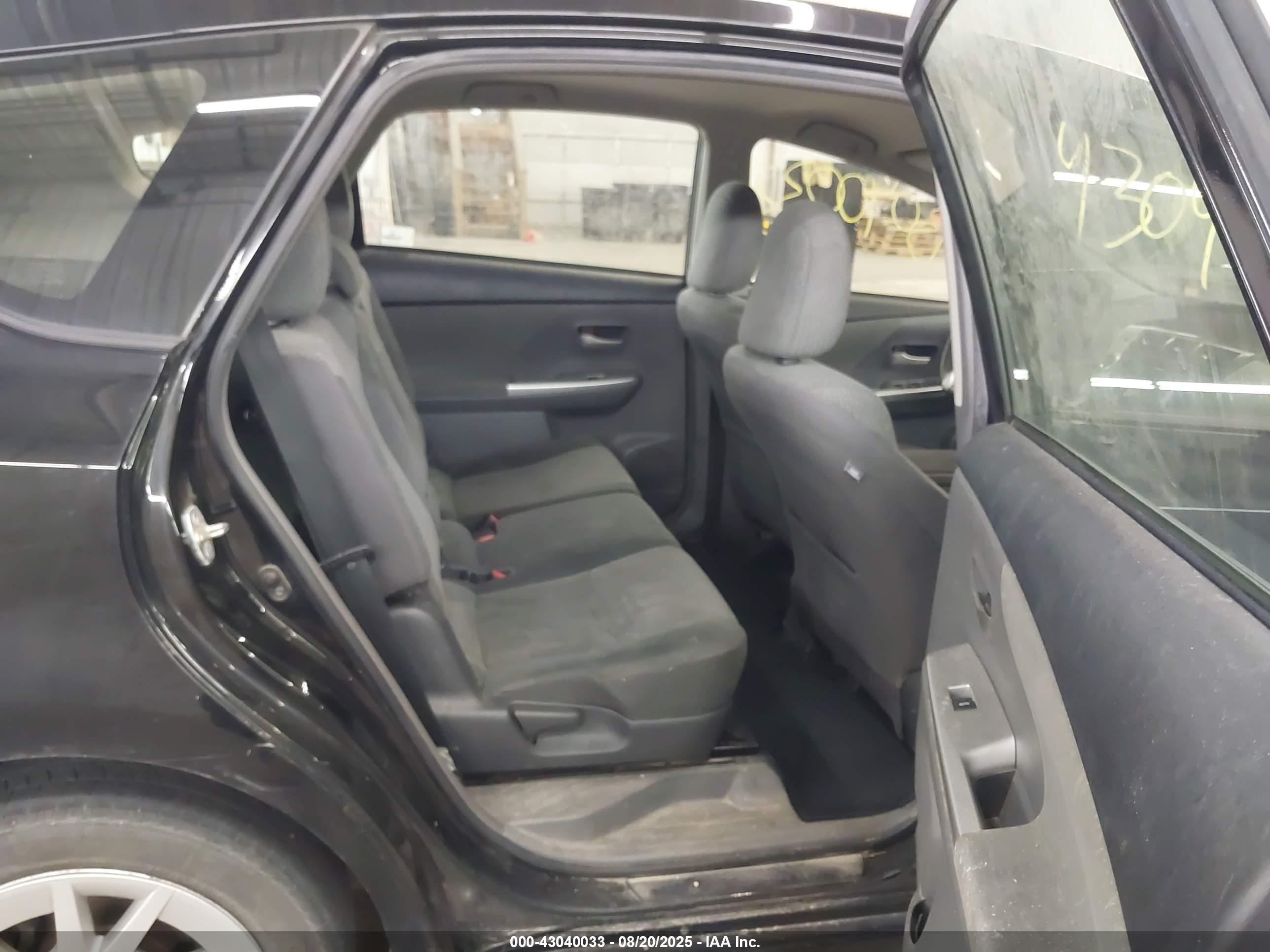 TOYOTA PRIUS image 8