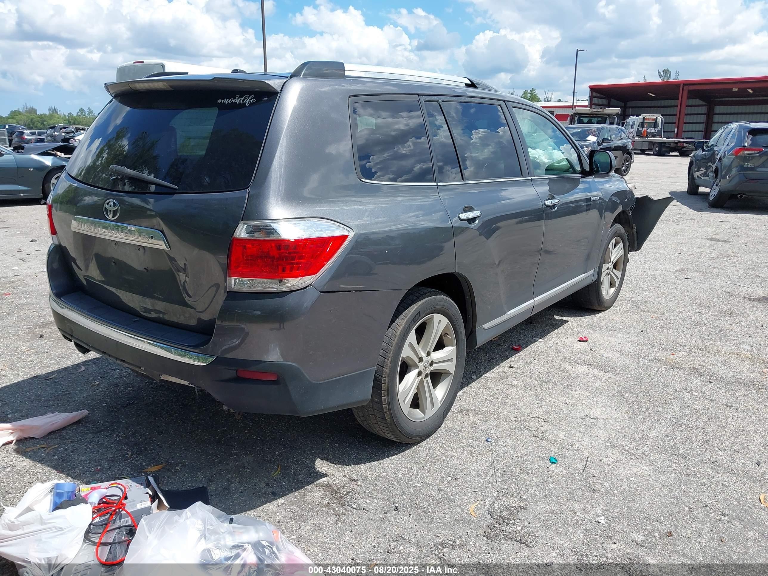 TOYOTA HIGHLANDER image 4