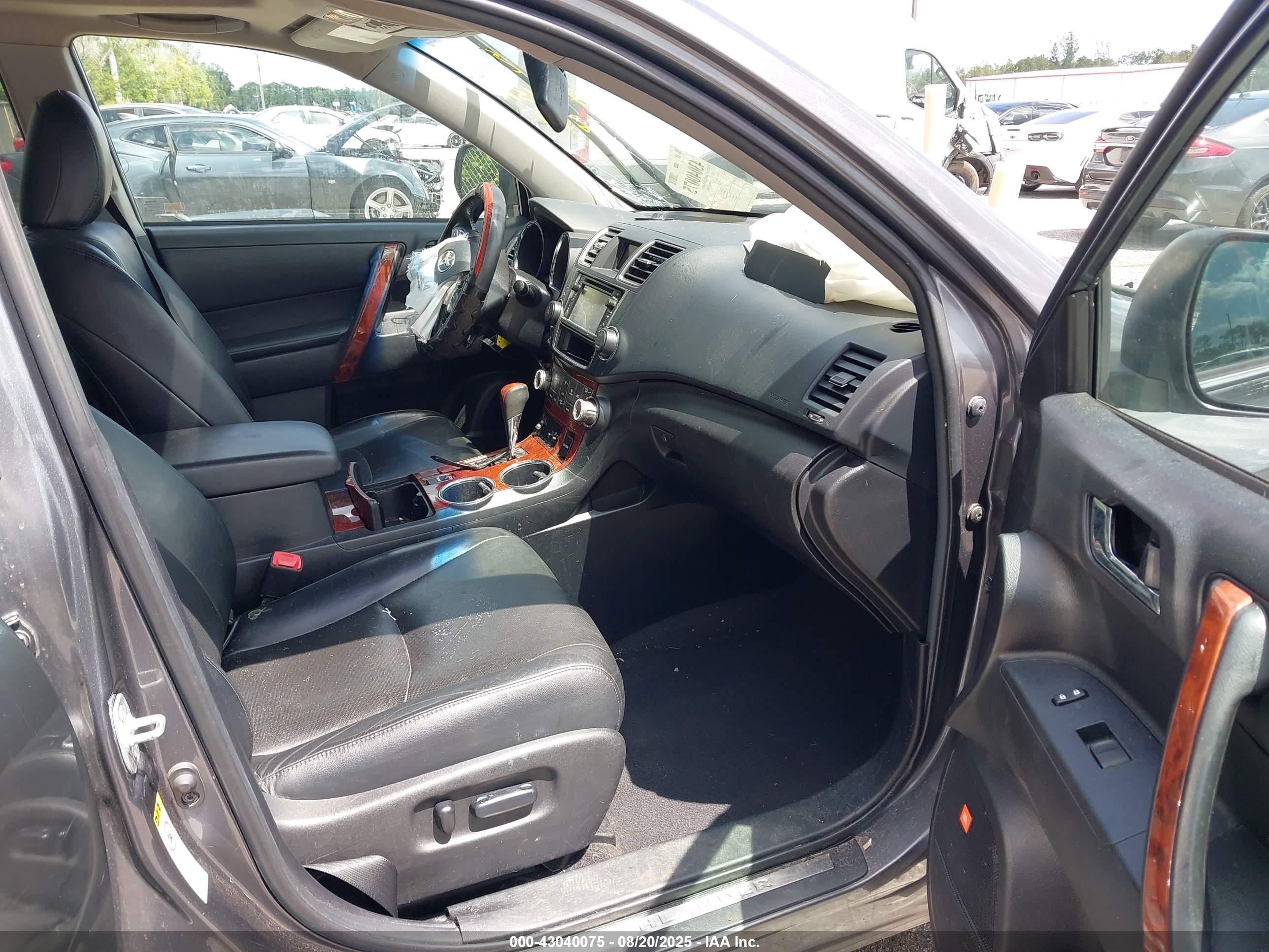 TOYOTA HIGHLANDER image 5