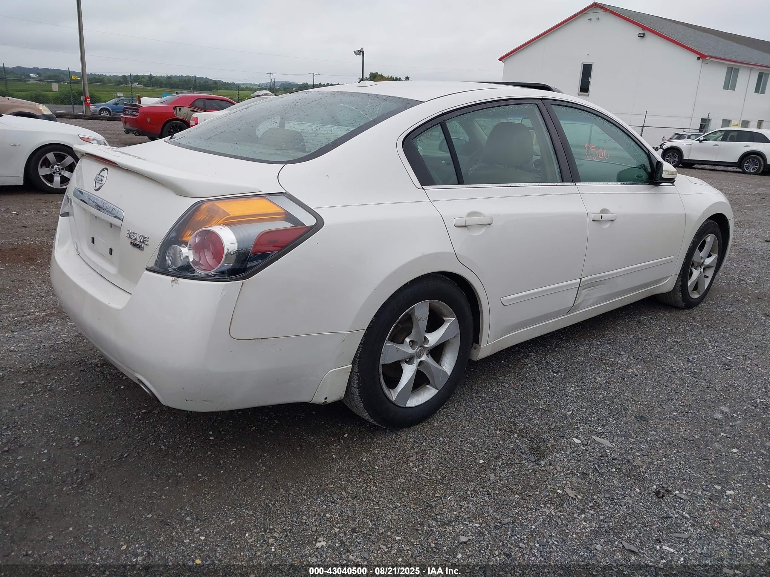 NISSAN ALTIMA image 4