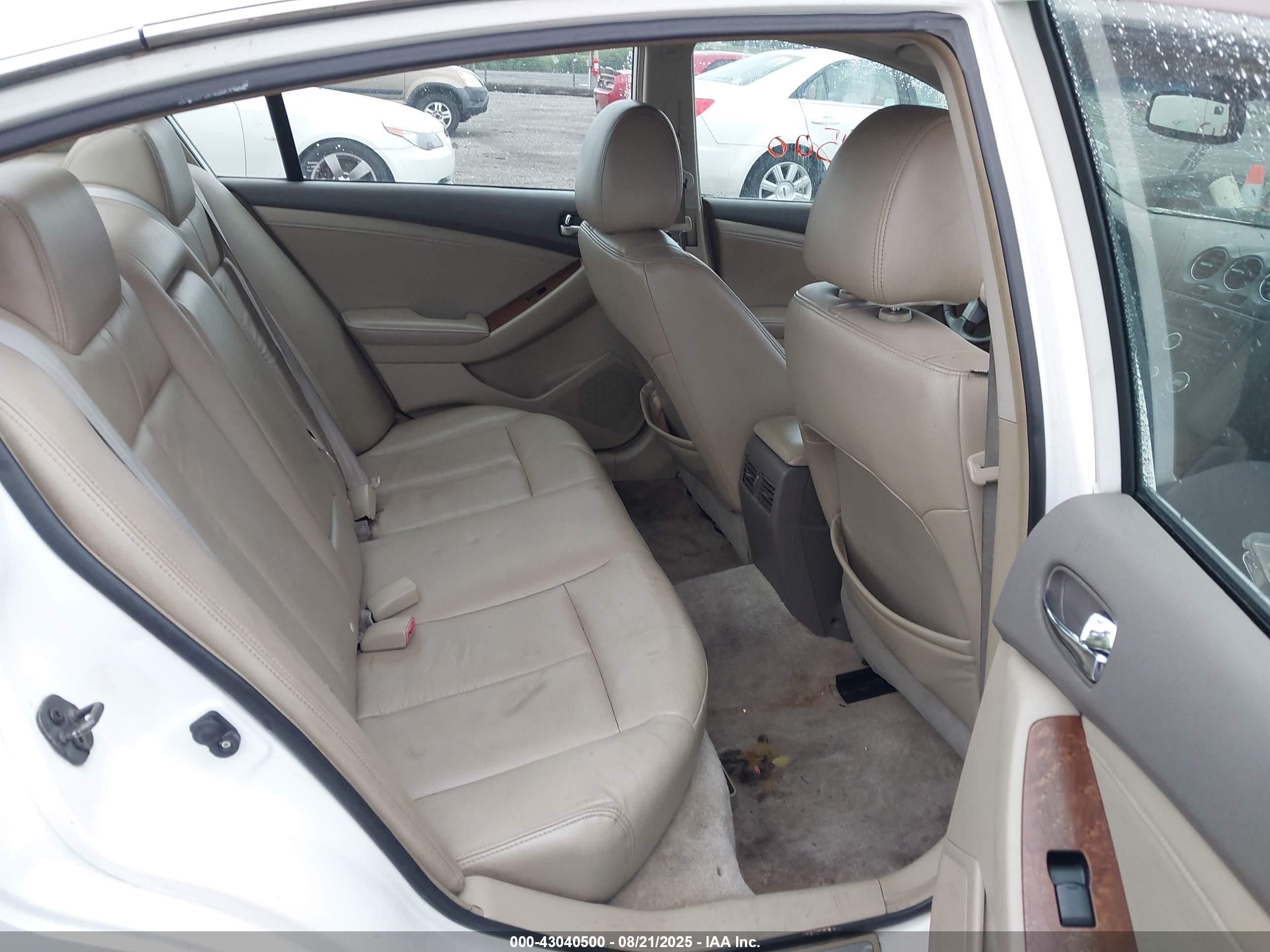 NISSAN ALTIMA image 8